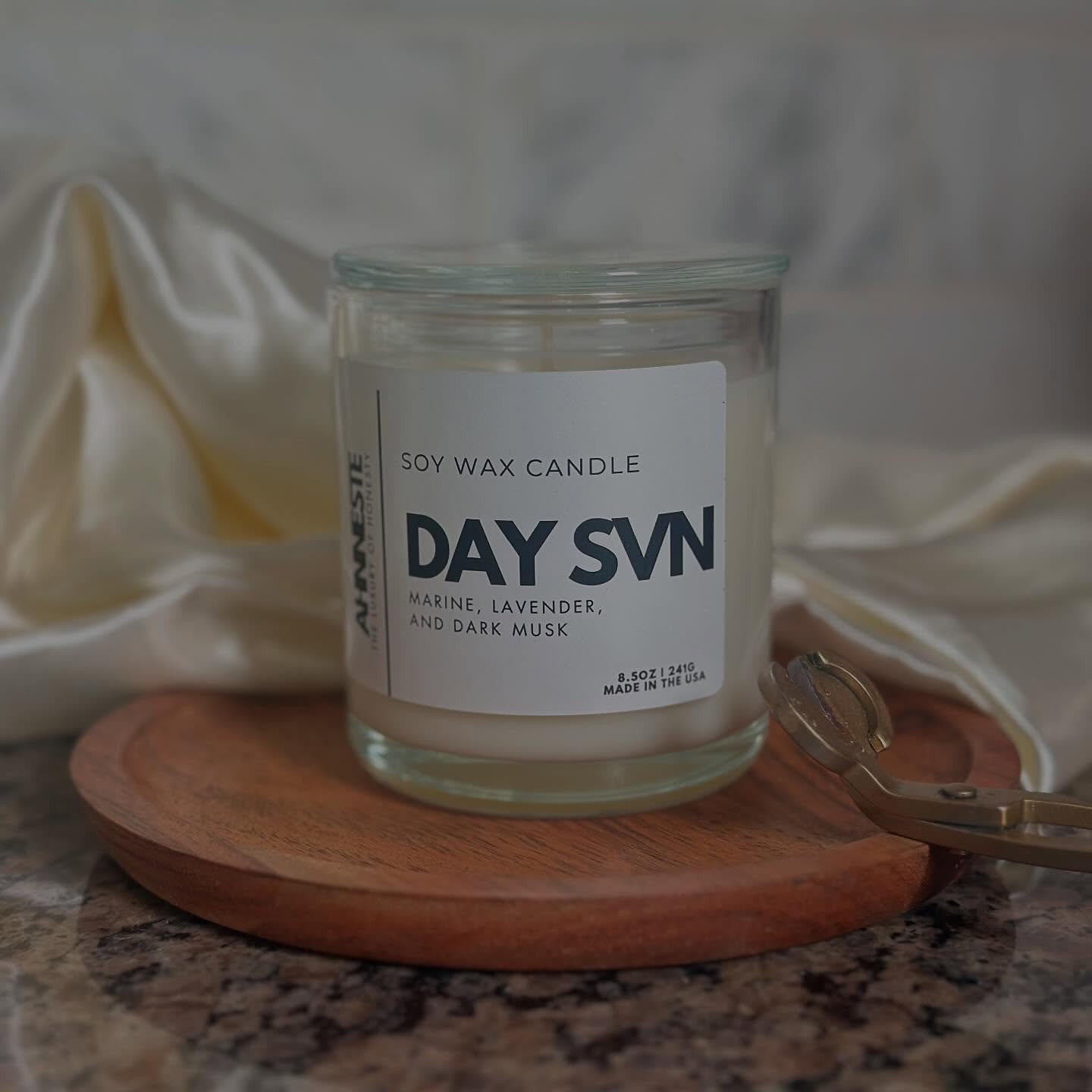 Day Svn — crisp, airy, and quietly magnetic. Fresh marine notes meet calming lavender and soft musk, creating a clean, uplifting scent that feels like sunlight on water.
Inspired by men of God, this unisex fragrance honors the power of rest — a reminder to pause, breathe, and embrace your own Day Svn.
#Ahnneste #DaySvn #LuxuryCandles #FaithBasedBusiness #MenOfFaith #ChristianBrand #CandleLovers #TheLuxuryOfHonesty #HomeFragrance #RestInFaith #ChristianEntrepreneur #CleanLuxury #UnisexFragrance #GodInspired #CandleLaunch