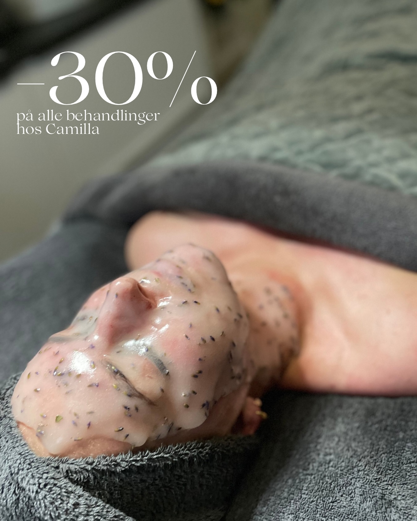 🥳 INTRODUKSJONSTILBUD!!! Nå er det bare to uker til @camilla_skinsation begynner å jobbe hos oss 😍 og listene hennes er allerede åpne!
I den forbindelse tilbyr hun hele 30% rabatt på ALLE* behandlinger ut november!!! 🤩 Hjelp oss å ta henne godt i mot og sikre deg så mange timer du vil til sterkt rabattert pris på www.skinsation.no 💕
Hennes spesialiteter er;
💫 LashFix - vippeløft
🌟 BrowFix - brynslaminering
✨ Brasiliansk voks 👙
⭐️ SkinFix PLUS Peel
✨ SkinGlow - gjerne med klassisk massasje inkl skrubb først 🤌🏼
Hvem vil du tipse om å benytte seg av dette tilbudet? 😍💁🏼♀️🦋❣️
*gjelder ikke i kombinasjon med andre tilbud/kampanjer eller pakkeløsninger.
#hudpleie #grimstad #velvære #egentid #arendal #lillesand