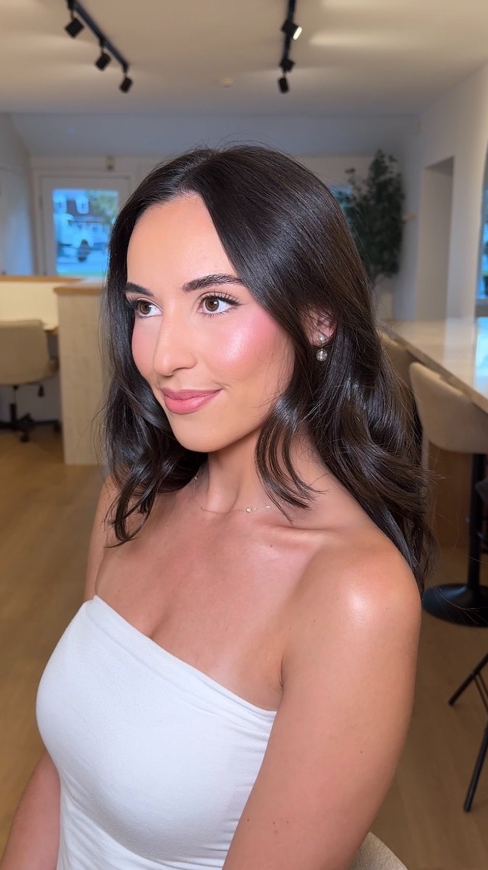 How you can request this look:
⢠Radiant skin
⢠Cool toned pink blush
⢠No eyeshadow
⢠Wing liner
⢠False Lashes
⢠Berry toned lip
Save for your next event makeup!
LINK IN BIO FOR ALL BRIDAL INQUIRIES & SPECIAL EVENT APPOINTMENTS
#longislandmakeupartist #longislandbride #longislandbridalmakeupartist #longislandmakeupandhair #weddingday #newyorkmakeupartist #bridalmakeup #weddingideas #makeupideas #bride #weddingtips #makeuptips #weddinginspo #makeupinspo #destinationmakeupartist #northforklongisland #montauk #montaukmakeupartist #makeuptutorial #bronzeymakeup #naturalmakeup #glowymakeup #ohekacastle #ohekacastlewedding
Long Island Makeup Artist Long Island Wedding Makeup Long Island Bridal Makeup
New York Bride to be
