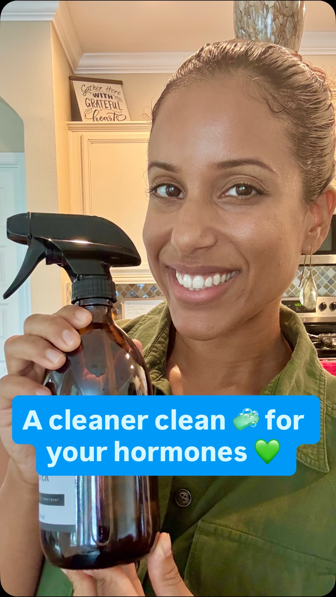 Smells “clean” but your body is not a fan of cleaning detergents like Fabuloso, Mistolin, Mr.Clean and Pine Sol.
These cleaning detergents have known hormonal disrupters that can impact fertility, promote developmental issues and may irritate the respiratory tract.
Luckily, the swap is
✅ simple
✅ effective
✅ and doesn’t break the bank
Use vinegar, water, and an essential oil of your preference.
Feels clean. smells clean. Your hormones will thank you!
Tu casa puede oler limpio sin químicos! Lo vas a intentar? Déjenme saber debajo en los comentarios 👇
Will you try clean with these ingredients? #cleanliving #holistichealth #hormonefriendlyhome #wellness