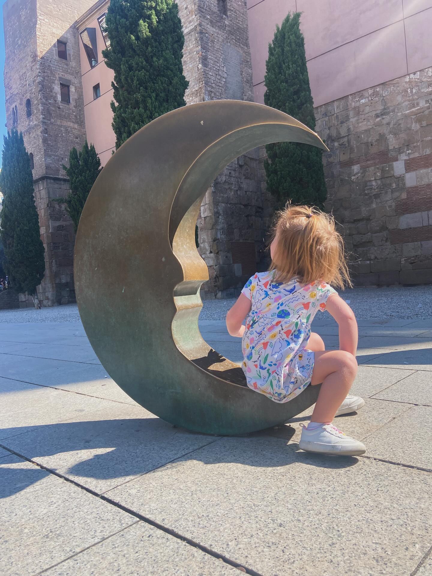 girl in the moon… Barcelona