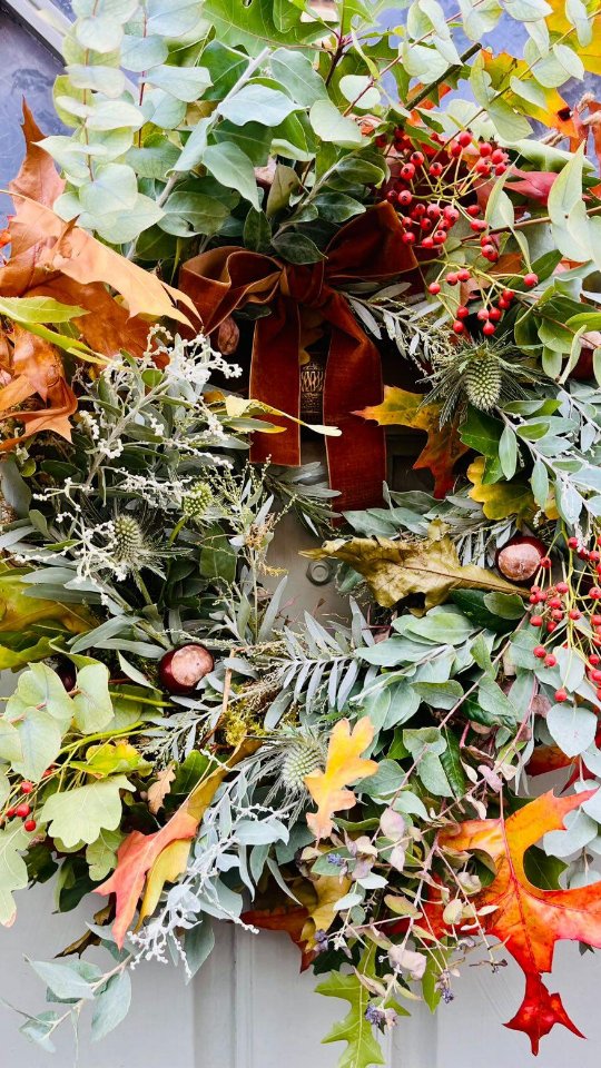 Autumn checklist: complete ✅️
We loved welcoming an awesome group of ladies for the first of our sold-out autumn events.
🍁The morning started with some super chilled yoga followed by intention setting for the new season.
🤎Then we wrapped up, filled our flasks with herbal teas, and set off for a blustery and beautiful countryside walk through vineyards and orchards.
Along the way, we foraged a few extra bits for our wreaths, like rosehip and old man's beard.
🍂When we got back to the studio, we enjoyed some tasty seasonal soup, before Nel led us through the autumn wreath workshop.
🧡The day was finished off with a guided tasting of four Brenley wines and mini grazing boxes.
Thank you to everyone who joined us ❤️
Our next autumn event is sold out, but there are still a few tickets left for our festive wreath making events. Head to our website for more details! Link in bio.
♡
Nel&Lauren