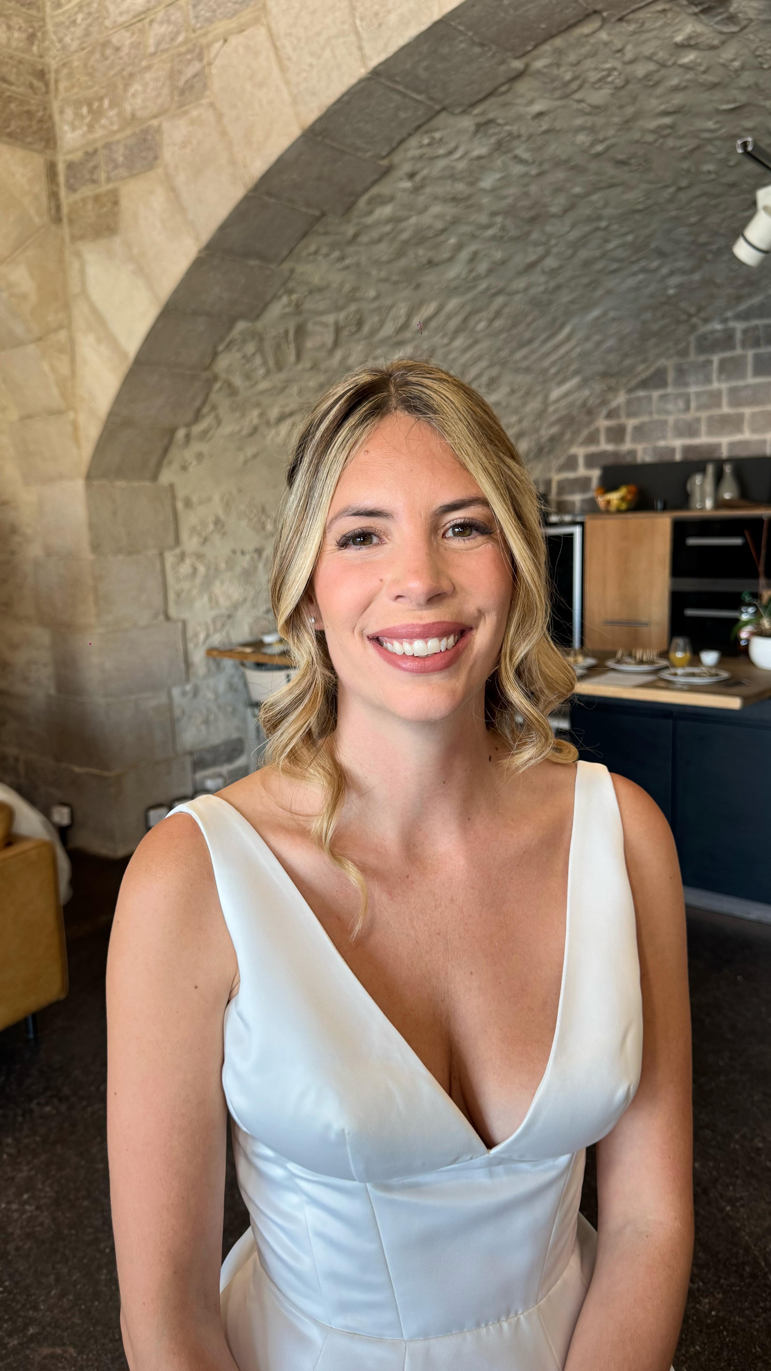 Natural glam look on Josefin ✨
WP : @gambs.studio
Place : @fortindecorbieres
Bridal Hairstylist : @__charline.r__
MUA/H assistant : @laura.laigneau
MUA : @ben.makeupartist
Photographer : @matt_kobi
Designer Floral : @marion_gamaevents
- maquillage mariée - south of France wedding - bridal makeup look - Marseille - wedding reception -
#makeuplook #bridalmakeuplook #weddingmakeup #frenchmakeupartist #weddingday