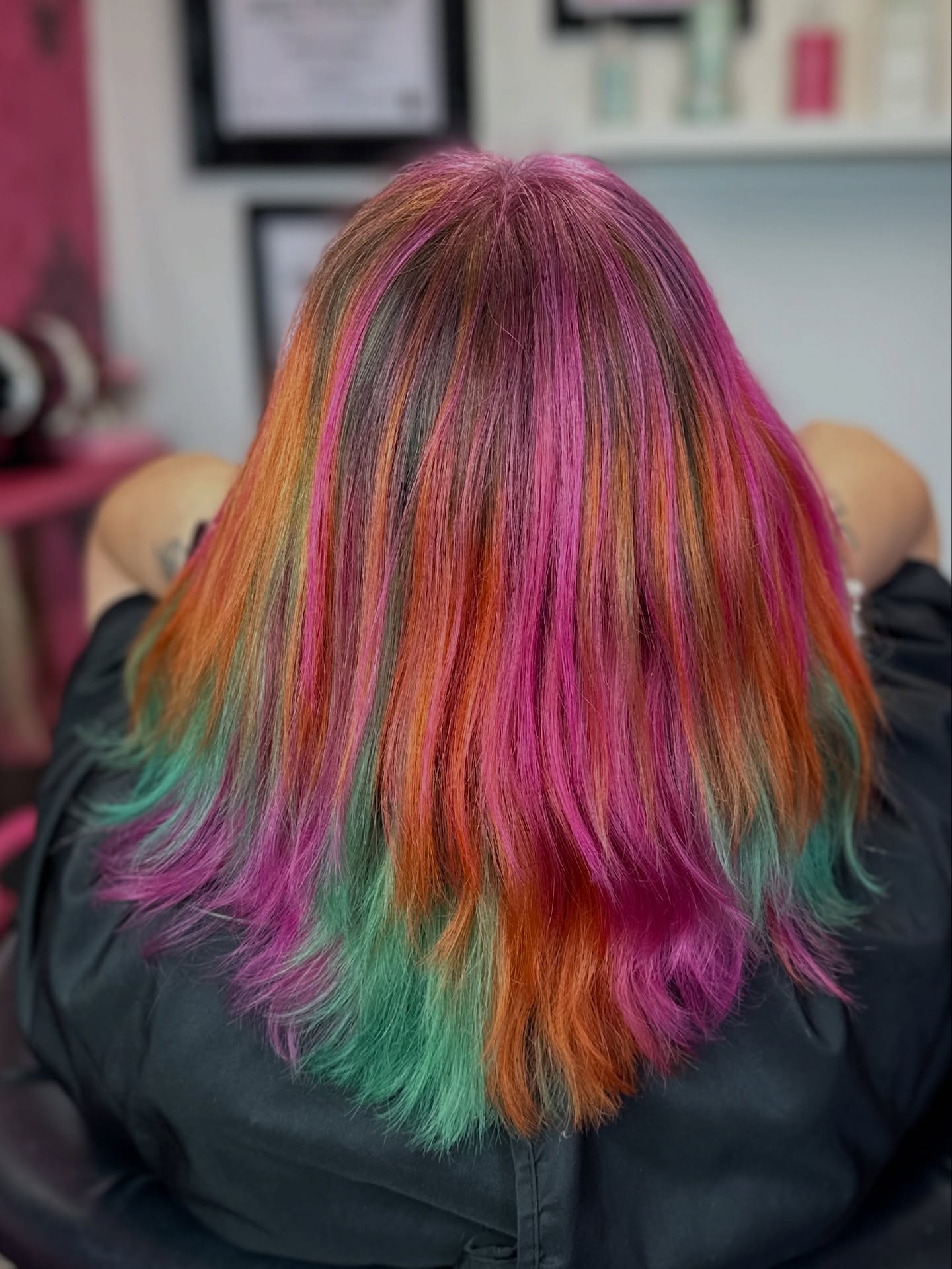 Halloween just isn't the same without candy! 🍭🎃
@dangerjonescreative @dangerjonesbalayage
Hustler, burn out , empire
#fallingfordangerjones #halloweenhair #autumnhair #candyhair #candycolourhair #brighthair #autumnvivid #orangehair #greenhair #pinkhair