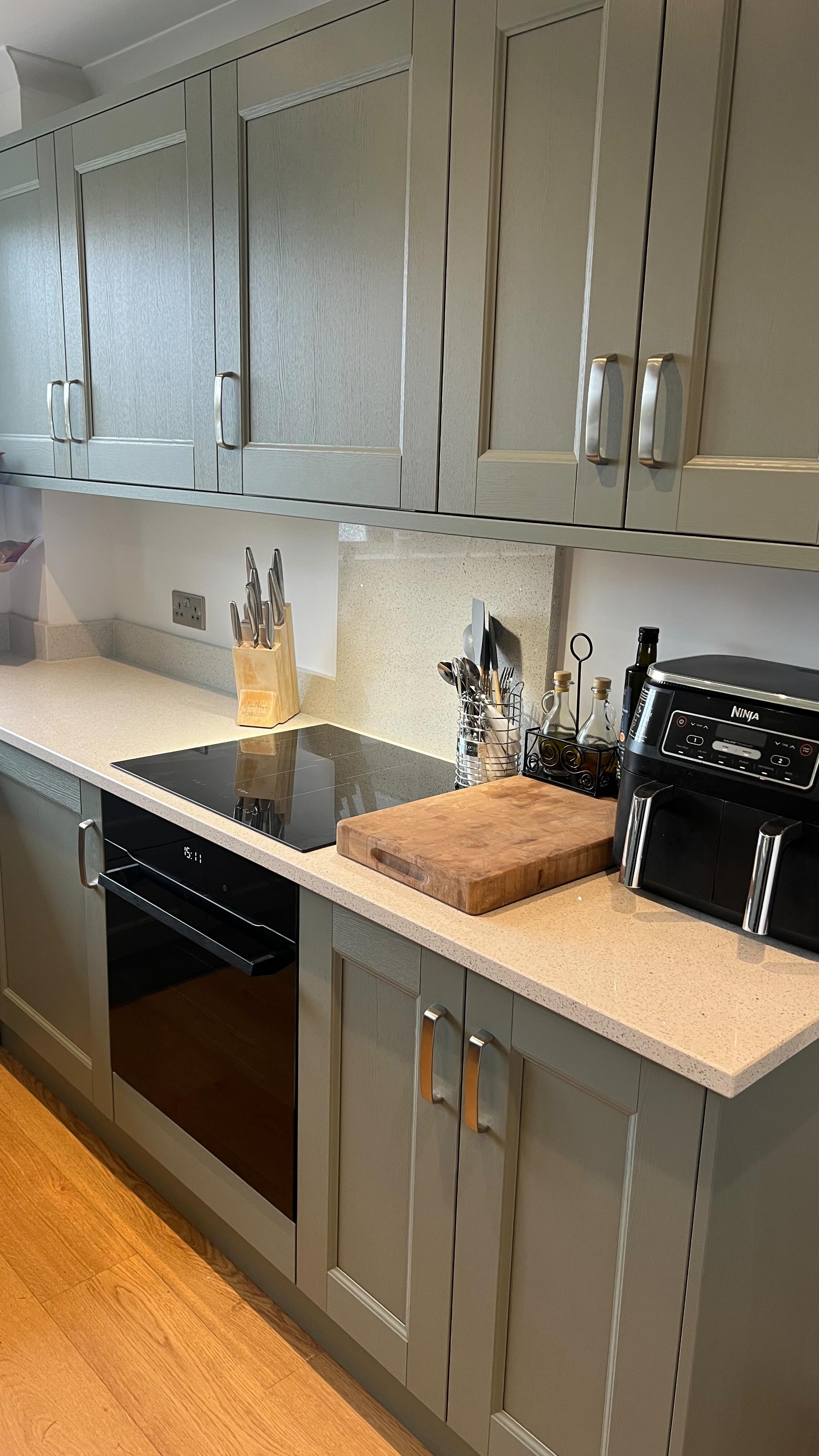 💚 Belsay Green Beaded Kitchen 💚
Another stunning transformation — designed, supplied, and installed from start to finish by the 1066 team.
This one’s a real favourite… a beautiful Belsay Green beaded door paired with mirror-chip white quartz worktops. Timeless, elegant, and full of character — just like the super lovely couple we installed it for 🏡✨
#1066Kitchens #BelsayGreen #BeadedKitchen #QuartzWorktops #KitchenDesign #SussexHomes #KitchenGoals #HomeStyle #BritishKitchens #KitchenInspo #KitchenRenovation #KitchenMakeover #SussexBusiness #InteriorsOfInstagram #DesignToInstallation