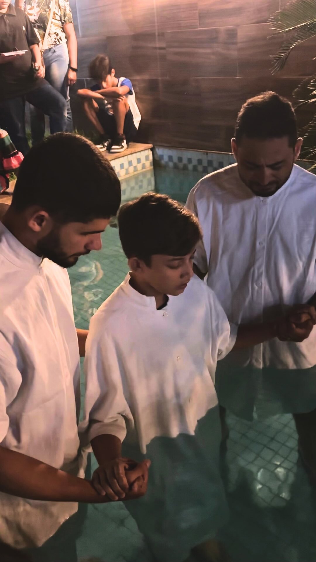 Hoje batizamos Antônio, mais um reforço no exército do Senhor!⚔️
O Senhor conta com adolescentes, capitães, intendentes e valentes de Davi para lutar pelo Seu Reino.🫡
Somos a fortaleza de Sião, vamos lutar pelo reino de Cristo!❤️🔥