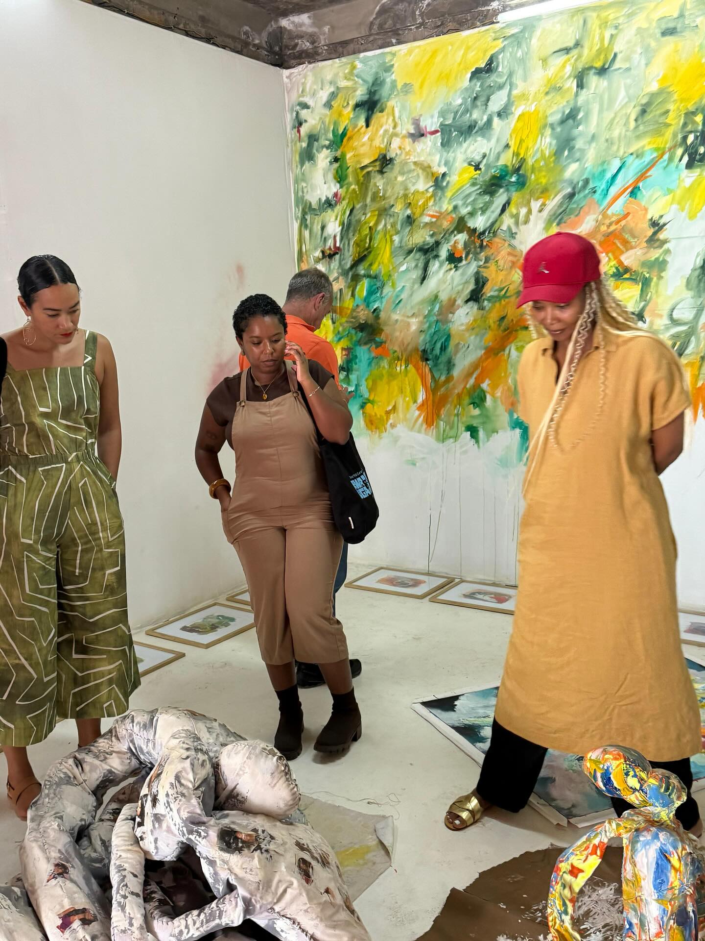 A week of community, exchange and unique learning for our annual art trip to Rwanda and Uganda.
Thanks to Kami Gahiga and Daudi Karungi for co-hosting the group in Rwanda and Uganda respectively, alongside Claire Breukel, Zeitz MOCAA’s Head of Global Patronage and Beata America, Zeitz MOCAA’s Assistant Curator
Over the course of the week participants visited Kigali and Musanze in Rwanda and Kampala in Uganda where they delved into the rich cultural landscape visiting studios, galleries, museums and other historically significant sites
Image 1: Feline Ntabangena
Image 2: L’espace in Kigali with Dida Nigabwire, the Founder speaking
Image 3: Inema art center/Innocent Nkurunziza
Image 4: Richard Mwizerwa
Image 5: Rwanda Arts Initiative
Image 6: 2025 Art Tour group shot