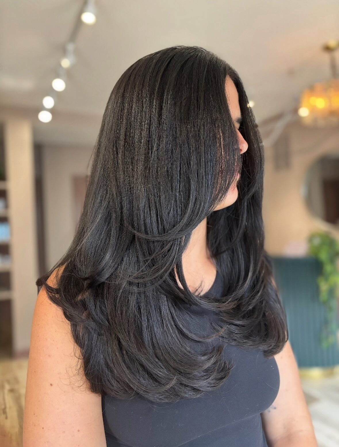 Layers don’t have to mean losing length — they add movement, shape, and life back into your hair 💕
Beautiful cut by @jenlambertonhair
#nativemane #nativemanesalon #grantparkatl #grantparksalon #atlhair