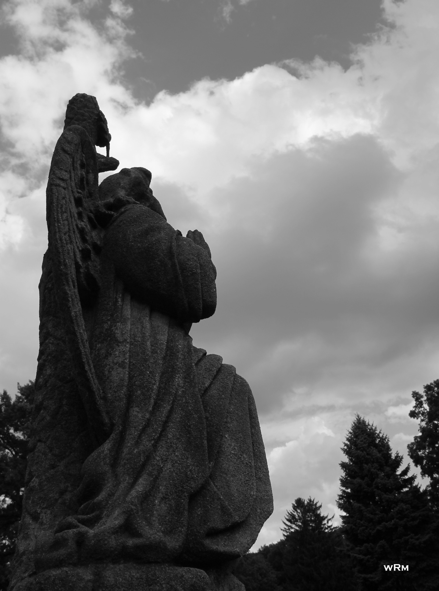 All Saints Cathedral Parish Cemetery, Chicago, IL
#cemeteryphotography #cemeterycarvings #cemeteryart #cemeterywandering #cemeterybeauty #illinoiscemeteries #chicagocemeteries #cemeterylovers #taphophile #cemeteryshots #gracelandcemetery #tombstonetravels #cemeterytree
#cemeterystatuary #cemeterystatues #cemeteryangels #cemeteryangelstatue #angel #prayingangel
