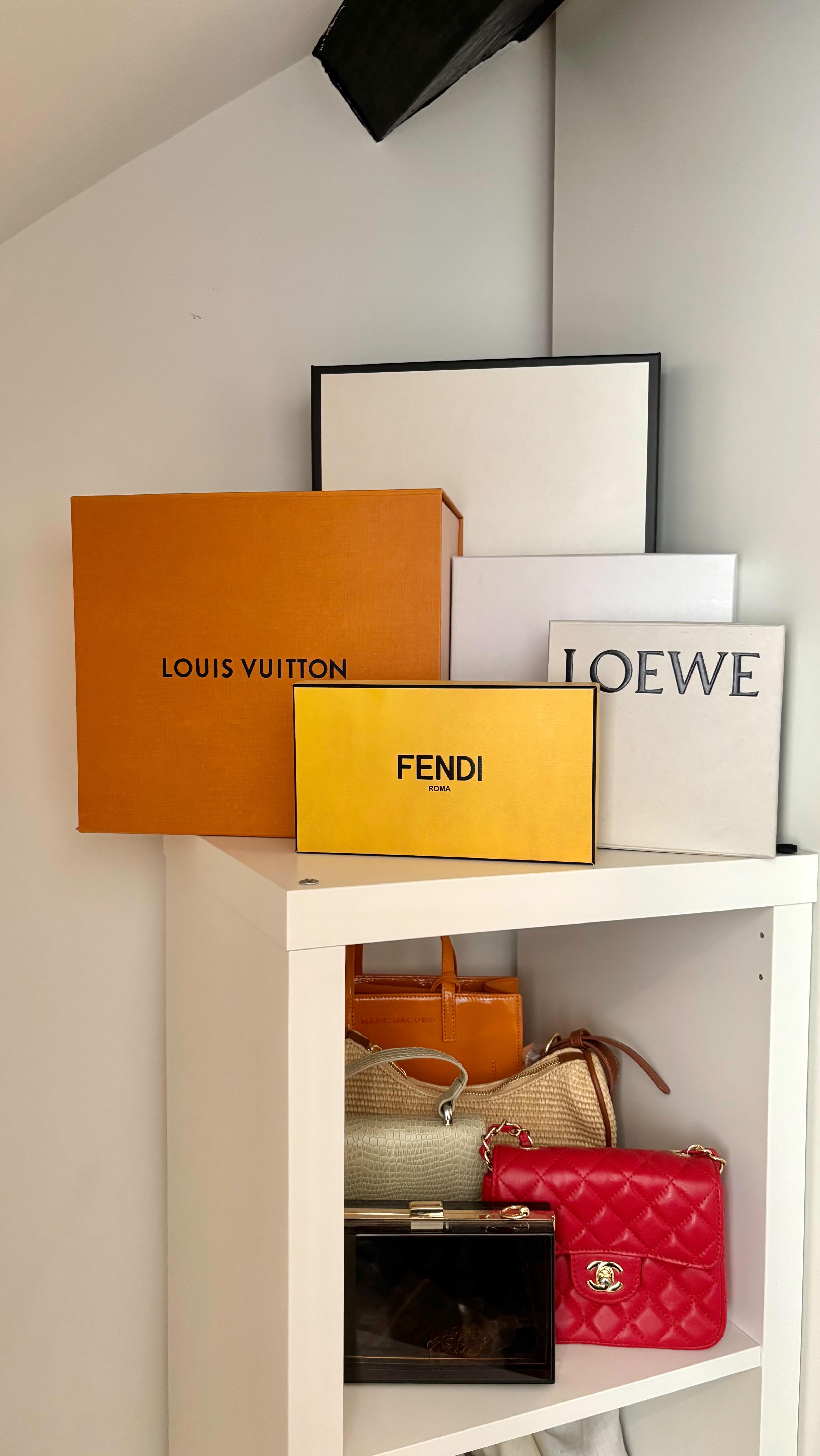 Love your clothes 🖤
#thesecretorganiser
#organising
#organizing
#organiser#organizer
#decluttering
#southsea
#portsmouth
#southcoast
#zoning
#declutter
#organisering
#maximiseyourspace
#professionalorganiser
#professionalorganizer
#professionaldeclutterer
#mariekondo
#sortyourlifeout
#getorganised
#thehomeedit
#organisinggoals
#organisingtips
#homesddinspo
#containers
#supportlocal
#beforeandafter
#hampshire
#surrey
#westsussexlife
#southcoast
Like and follow ➡️ @the_secret_organiser for more before and afters 🖤