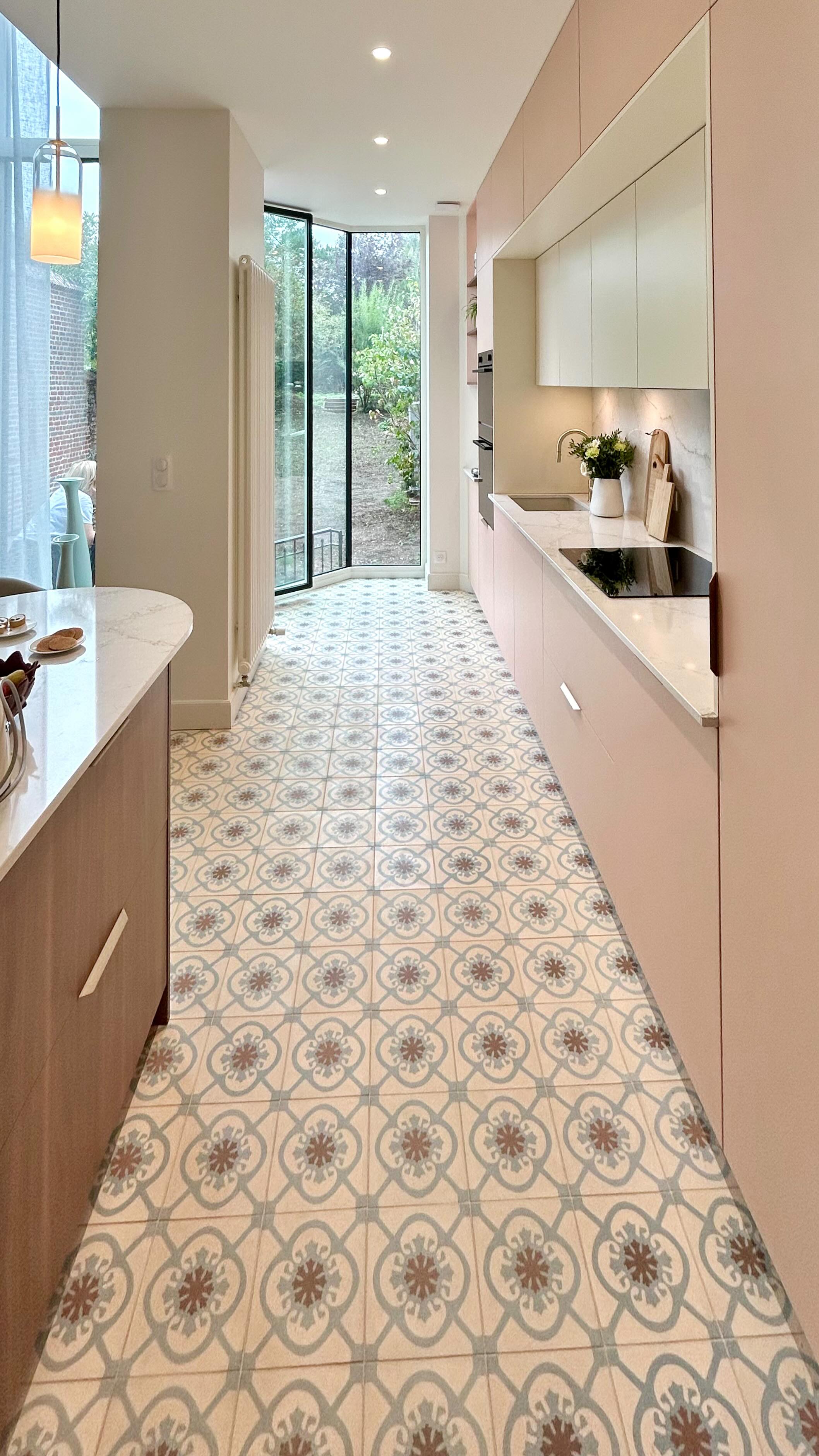 Step inside this dreamy pink kitchen 💕
From the cabinets, to the golden sink, everything was designed to be both beautiful and practical ✨
Because a kitchen isn’t just for cooking, it’s for loving and sharing.
Would you love to have this kitchen at home ?
#kitchen #interiordesign #bonjourinterieurs #lilleexpats #lille