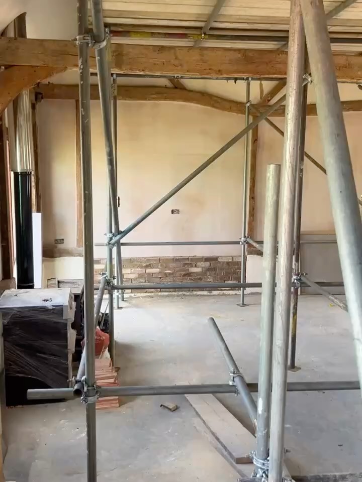 ⭐️Internal birdcage up and ready for some plastering and painting⭐️