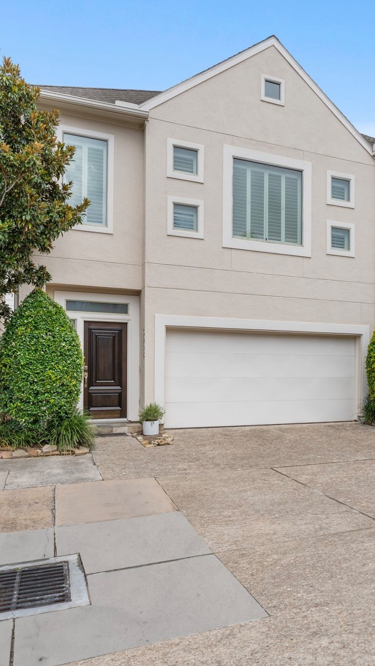 Looking for the perfect inner loop home without the inner loop price tag 🏷️? Welcome to 3908 Center Street📍Located in a secure, gated community walking distance to all of your favorite Rice Military destinations with close proximity to major highways + Buffalo Bayou. 🏃🏻♀️ The community features plenty of guest parking + its own dog park! 🐶 The best part? Priced at just $350,000. 💥
#ricemilitary #houstonhomesforsale #houstontownhomes #innerloop #innerloophouston #innerloopliving #innerlooprealestate