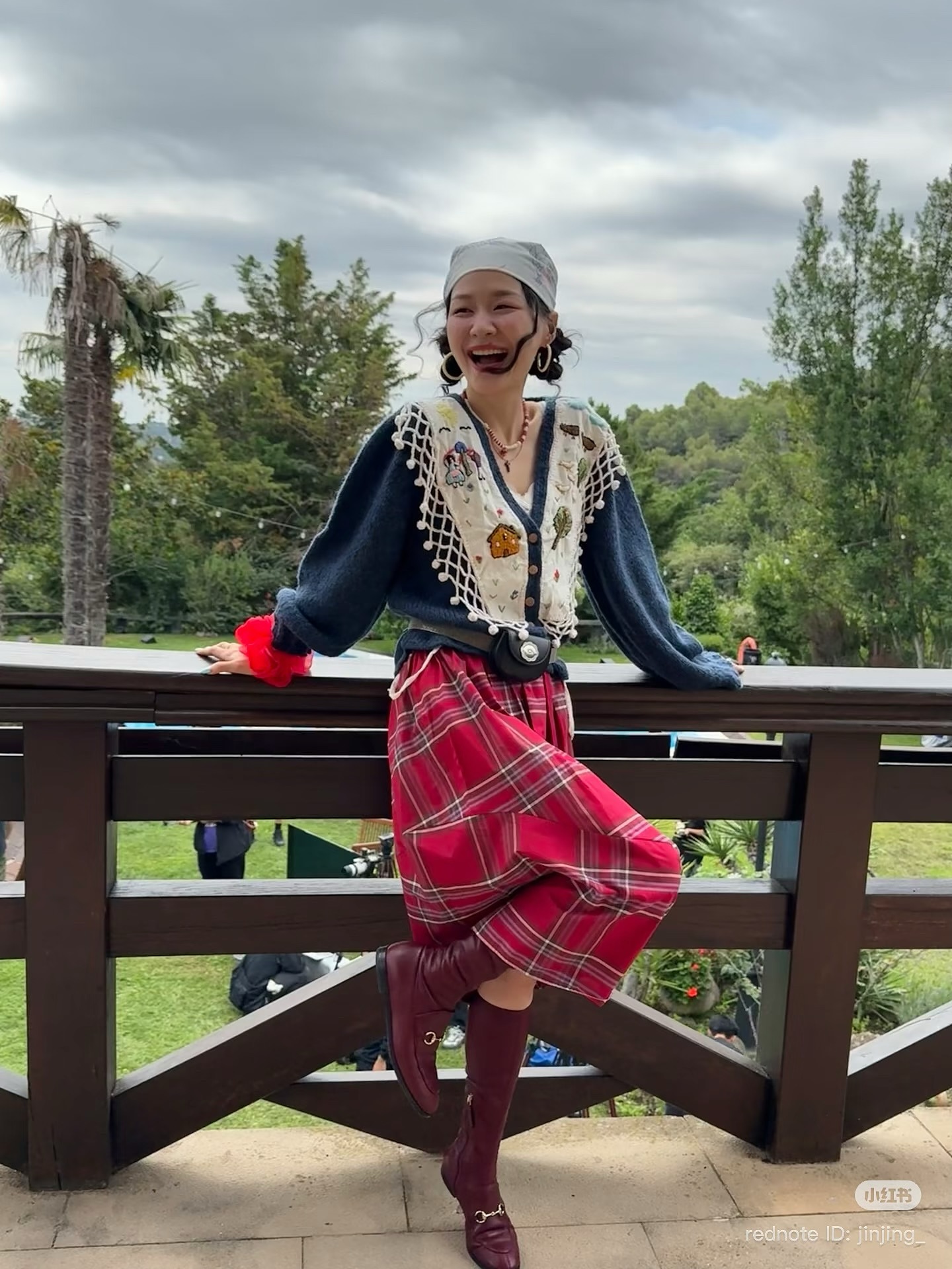 ✨ Chinese celebrity Jin Jing in our “Dakota” mohair cardi — hand-knitted in Uruguay ✨