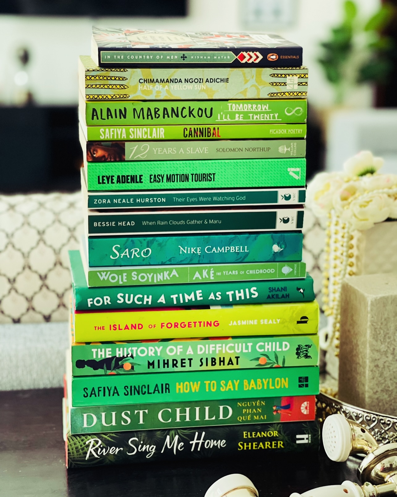 They don’t call me the Queen of Stacks for nothing…I have been known to pull some mean stacks and here’s a green one for #sbphotochallenge25
Last year putting together the blue stack was super easy, seems there are 10billion books with blue covers. Green, not so much! I wonder why. Green is such a beautiful colour, don’t you think?
Looking forward to seeing the entries for today.
#sbphotochallenge25 #greenstack #thisbookishgirl