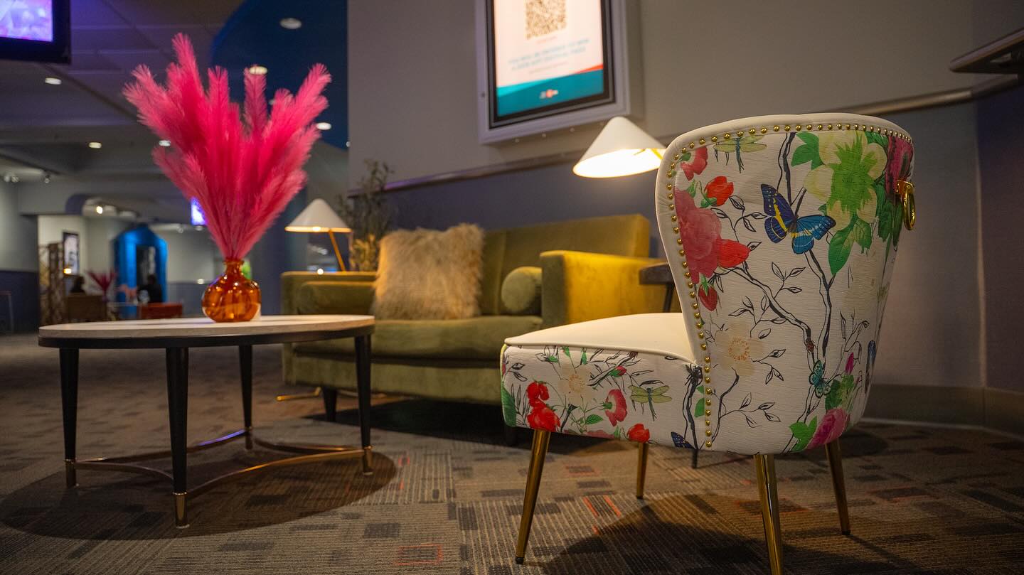 Here’s a peek at the lounge areas we designed for this year’s @atlanticfilmfest ! 🎬✨
Each space was meant to feel relaxed, inviting, and a little cinematic — the perfect spot to chat films and sip something good.
Such a fun project to bring to life!
📸 by @miburraonline
#AIFF2025 #AtlanticFilmFestival #HalifaxDesign #PampeliskaStudio #HalifaxEvents #HalifaxLife #NovaScotiaDesign #StyledSpaces #EventDesign #HalifaxCreatives