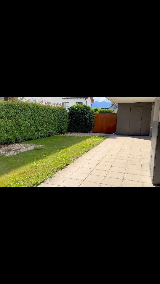 🍀Stilvoll wohnen mit Garten in zentraler Lage!
Diese moderne 4-Zimmer-Gartenwohnung in Sulz bietet elegantes Design, lichtdurchflutete Räume und einen ca. 62 m² großen Garten mit großzügiger Terrasse – ideal zum Entspannen oder Spielen im Grünen.
✨️Offener Wohn-Essbereich mit hochwertiger Küche
✨️Tiefgaragenstellplatz & Keller
✨️Ruhige, zentrale Lage mit Top-Anbindung
😍 Einziehen, wohlfühlen, genießen! Jetzt Besichtigung sichern!
Nico Troy 📢 +43 664 8247126 📯nico.troy@bb-immobilien 🌍https://www.bb-immobilien.at/eigentumswhg/bb-25-01055
#immobilien #realestate #investment #vorarlberg #immobilienvorarlberg #rheintal #eigentumswohnung #wohneigentum #eigenheim #wohnungkaufen #sulz #Gartenwohnung #Wohntraum #ZuhauseGesucht #NeuesZuhause
