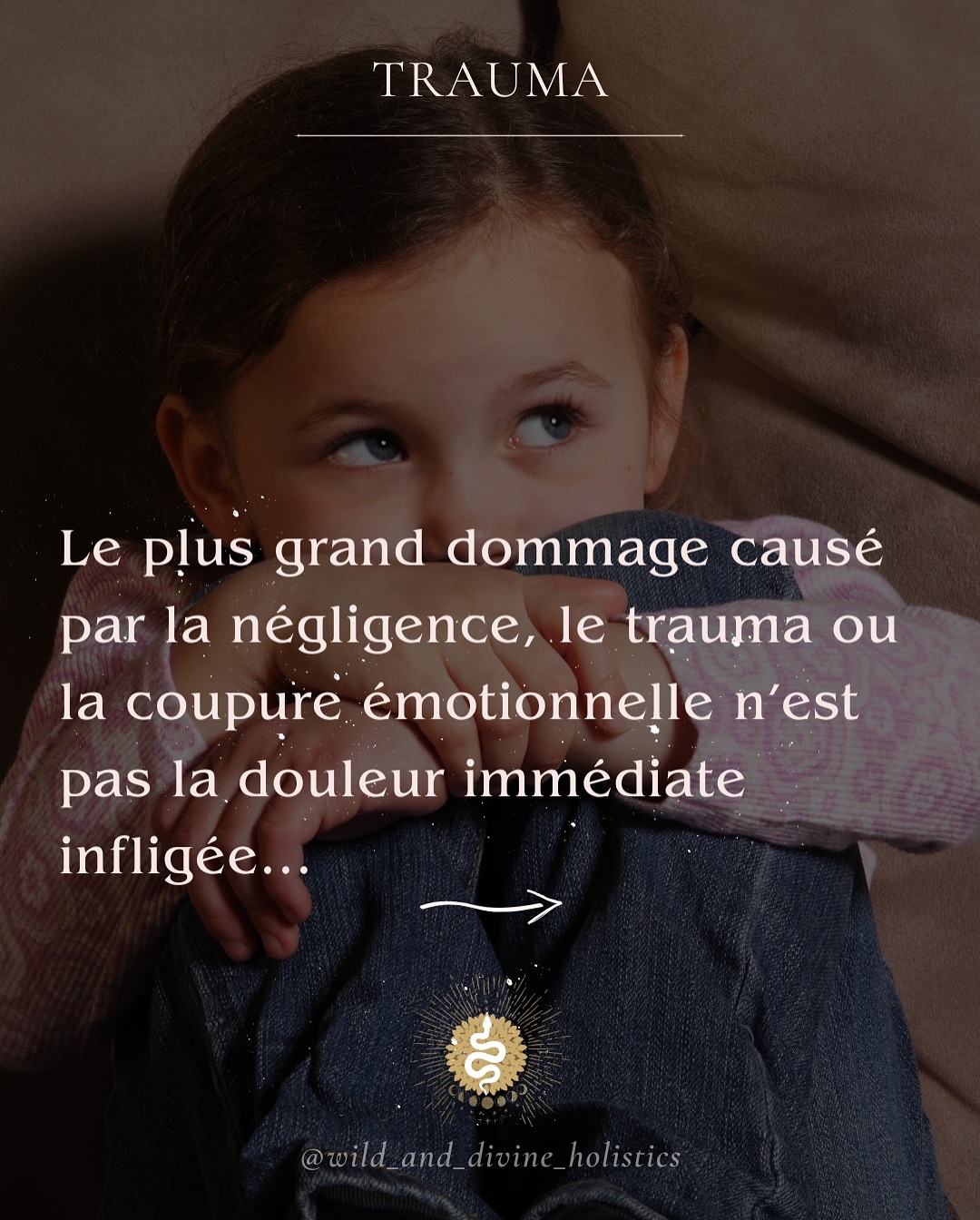 Négligence et absence émotionnelle sont des formes de trauma souvent “invisibles” et perçus à tort comme minimes car ils laissent leur empreinte non pas au travers de ce qu’il s’est produit, mais au travers de ce qu’il ne s’est justement pas produit.
À cela, ajoutons que souvent les circonstances familiales sont complexes et plusieurs paramètres déterminants vont affecter le développement de l’enfant: développement de son cerveau, du mode opératoire de son système nerveux, de ses croyances, de ses peurs et espoirs…
Trop souvent, j’ai le cœur brisé en observant dans la rue ou dans les espaces publics des parents entrain de décharger tout leur stress et leurs problèmes émotionnels sur leurs enfants. Cette violence psychologique et émotionnelle laisse des marques. Bien sûr, les parents sont épuisés, ils n’ont jamais appris à prendre soin d’eux-mêmes, à ralentir, à respirer, à se donner la permission de ressentir. Bien sûr la plupart d’entre eux aiment leurs enfants et se sentent coupables de la façon dont ils réagissent… mais ils ne savent pas comment faire pour ne pas se laisser emportés par la pulsion de colère ou autre qui les submerge comme un raz-de-marée.
Mon travail, c’est de vous aider à retrouver votre centre pour ne plus subir ces volcans intérieurs lorsqu’ils débordent et éclaboussent ceux qui vous entourent à commencer par les plus vulnérables, vos enfants. Mais aussi votre partenaire, votre famille, vos collègues ou cet inconnu croisé au détour d’une rue.
Dans mon approche, vous apprenez à mieux vous observer pour mieux vous comprendre. Vous développez votre capacité d’écoute intérieure et de ressenti. Vous apprenez à mieux vous connaître dans votre multiplicité mais aussi à retrouver le lien avec la voix qui sait déjà ce qui est juste et bon pour vous, celle de votre cœur.
Consultations à distance (🇫🇷&🏴)
Séances en presentiel à #Paris (25 au 27 octobre), #Nantes et #LaBaule
#gabormaté