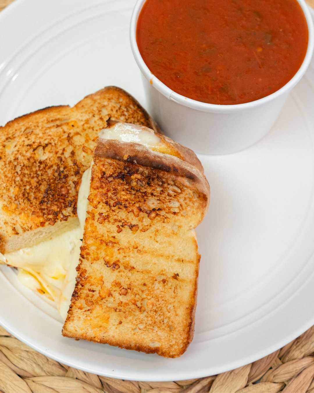 Grilled cheese + tomato soup = the ultimate comfort combo🧀🍅
Come grab yours and do good with every bite!