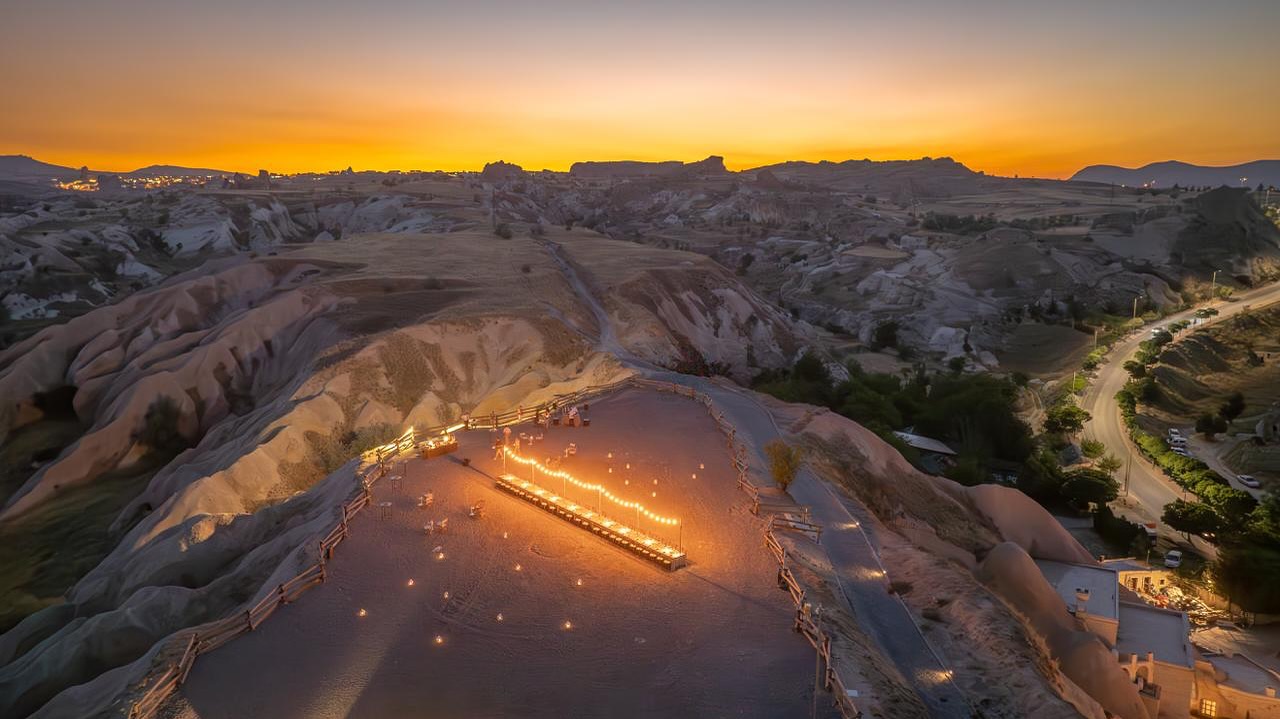 As night descends, The Avantgarde Valley transforms into a cinematic sanctuary, meticulously crafted and reserved exclusively for this private gathering.
This serene setting, just steps away from the hotel, offers the perfect canvas for your bespoke event: from sipping a cocktail at sunset to enjoying a live concert under the stars. It is the ideal venue for truly curated experiences and elevated, open-air movie nights, ensuring your gathering is not just an event, but a memorable, refined escape.
#avantgarderefined #cappadocia #urgup