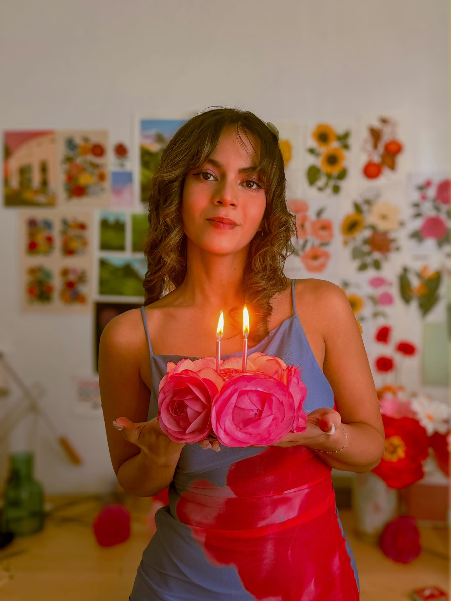 2 years of Florita 🌸✨🎂
I could have never imagined two years ago that a little bit of curiosity would take me on this amazing journey! ✨
Working every day on Florita doesn’t feel like work at all — from creating for incredible projects and pushing myself to the maximum, to being at home with my cats — a dream!!
I also can’t forget my incredible support system — I’m not lying when I say that a big part of me starting all these crazy journeys is because I have the best partner, friends, and family who always believe in me. Their hands are all over what I do, and I feel so lucky 💕
The beautiful flowers on this cake are from Florita’s sister brand @deya_bloom — wink wink 😉🌸
#paperflowers #waferpaperflowers