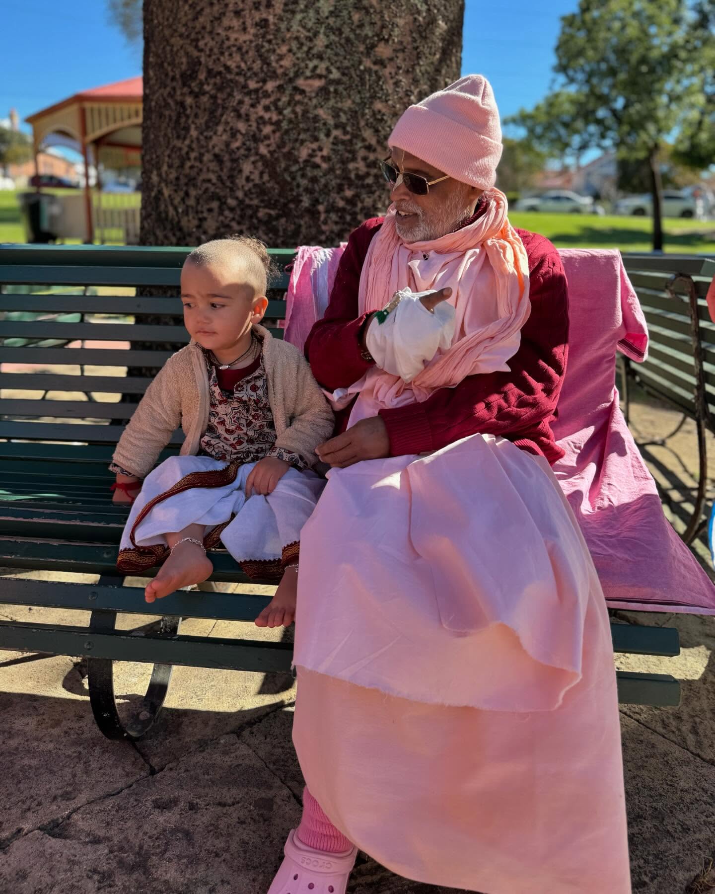 Wow! 😅🤩 The last month touring in Australia, New Zealand and Malaysia was just amazing!
Srila Bhaktivedanta Vana Maharaja’s yearly travels to these countries for the last 25+ years to spread the message of Vaikuntha (vaikunthiya varta), the message of Lord Chaitanya Mahaprabhu: “You are not the residents of this material world. Back to Godhead, back to home!”
Highlights in Australia were the programs arranged by Bhakti Brisbane and Prakash prabhu and Karuna didi, and in Perth arranged by @bhaktichakor.perth. In New Zealand highlights were the beautiful programs at the Auckland temple and arranged by @bhaktichakora.nz. Also the presence of @krishna.kripa.dasa was awesome! In Malaysia, the meeting with the dedicated Chinese devotees and the visit to the great pilgrimage place where Srila Narayana Goswami Maharaja used to stay in Penang at Dr Param’s house were specially praiseworthy. 🤩
Now Srila Gurudeva is back in India for the auspicious observance of the month of Kartik with Bhagavat Saptah in Delhi and pilgrimage in Vrindavan! 💗
Jay Jay Sri Radheee