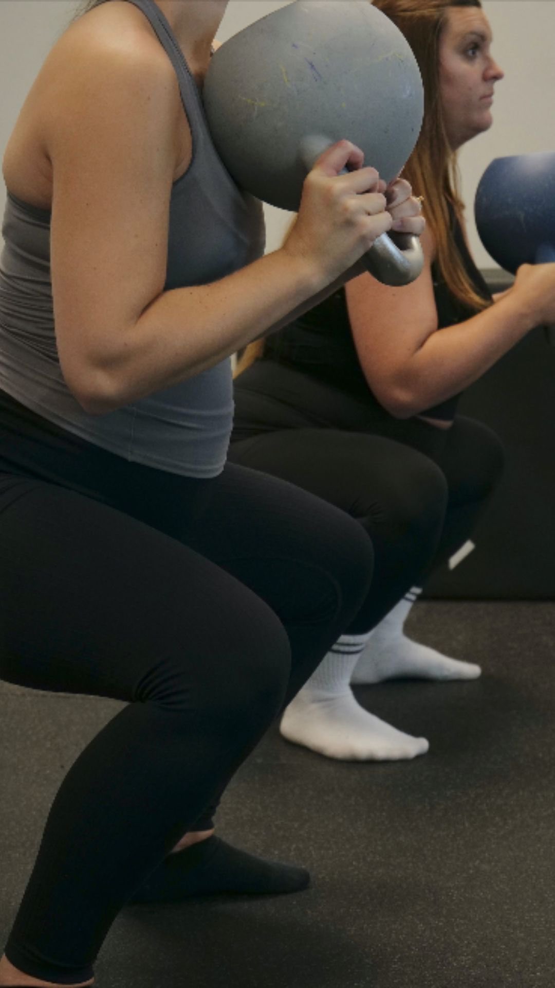 GRAVIDSTARK
- reklam för egen verksamhet -
Du vet väl att du kan köra GRAVIDSTARK både i @studioq.sthlm och i min app STARK 📱
TRÄNA I STUDION
Gravidstark: Vi ses tisdagar & torsdagar kl. 17.15 med fokus om att bibehålla styrka & välmående och du kan börja träna med oss närsomhelst under graviditeten.
Coach @benitajonsson
Gravidyoga: Varje onsdag kl. 18.30 håller barnmorskan & yogainstruktören @julidberg i förlossningsförberedande yoga 🧘🏼♀️
Boka din plats via länken i bion 👆🏽
TRÄNA ONLINE
I appen STARK hittar du program från graviditeten till träning med barn 💪🏽
- Gravidstark, träning under hela graviditeten
- Trimester 4, dag 1 till vecka 8
- Stark Mamma BAS, från 8 veckor
- Return to Running, från 3 mån
I appen hittar du +40 follow along pass, artiklar om bla löpning efter graviditet och träning under graviditet, videoföreläsningar om bäckensmärta och massa annat!
Gör ditt köp via länken i bion 👆🏽
Du får tillgång till ALLA program för 199:-/mån - ingen bindningstid 🙌🏽
Frågor? Skicka gärna ett DM 💌