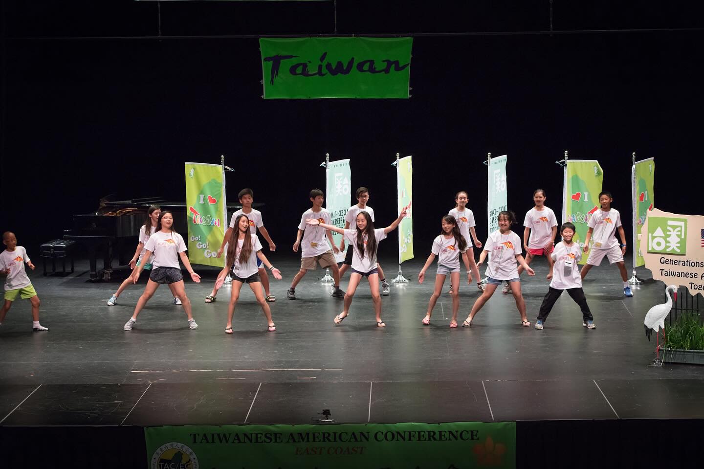 🍊Happy #TANGTuesday! 🌱 We are throwing it back to 2017… Do you recognize any of our counselors!?