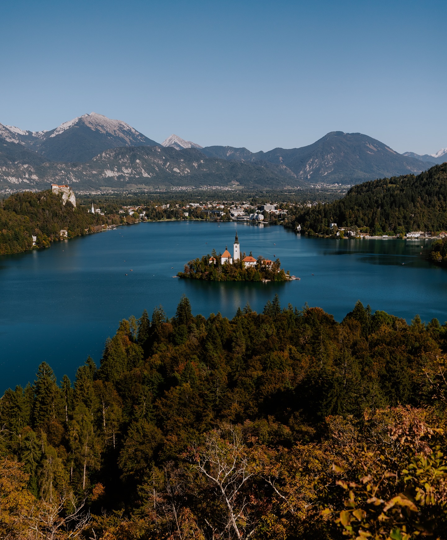 Two thumbs up for a (very) sunny day at Lake Bled βοΈ