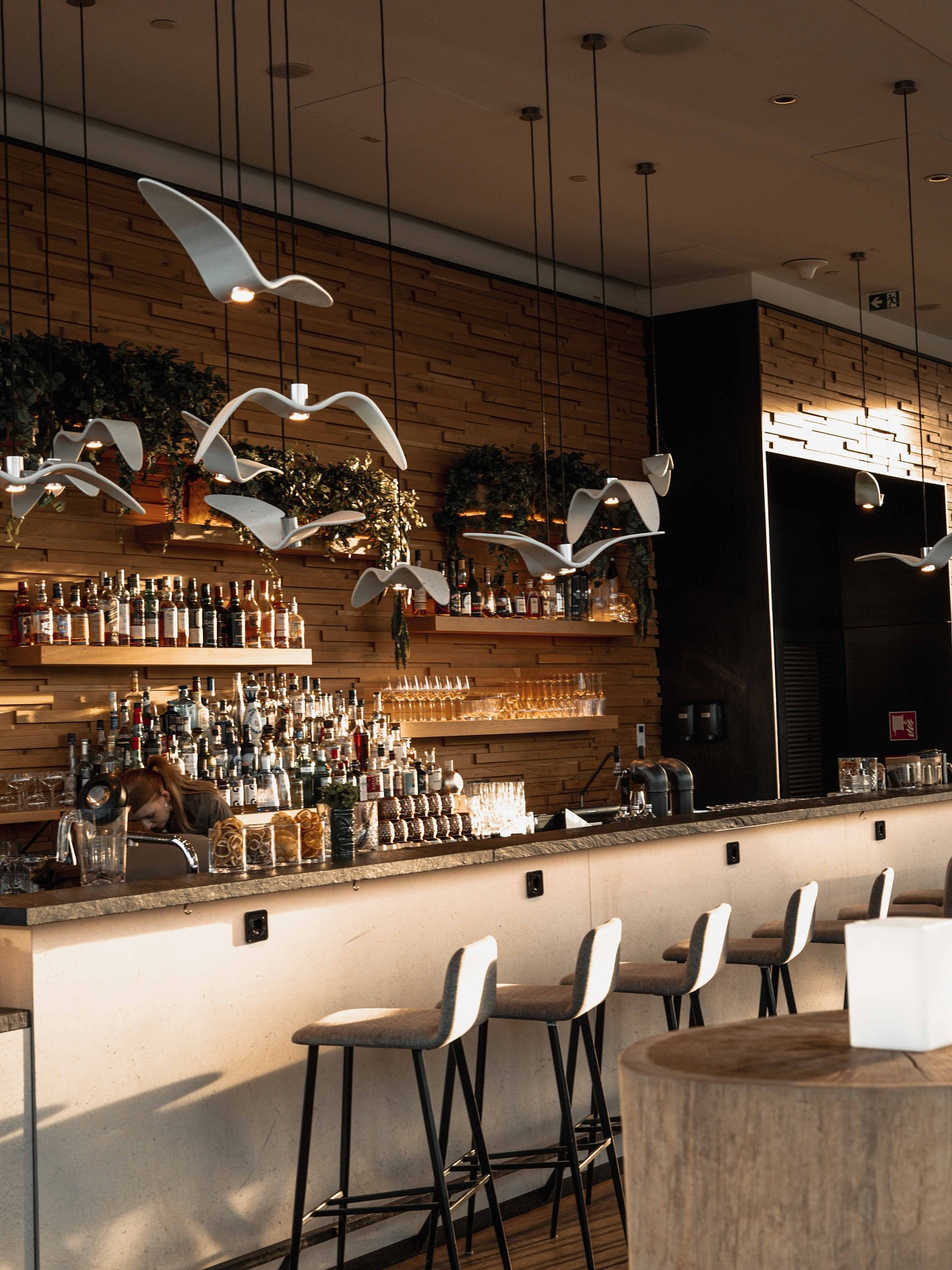 Above the city, surrounded by glowing lights and crisp autumn air, every drink becomes a moment worth remembering. 🍸🍂
Whether you’re here for the skyline, the design, or the stories shared over cocktails, this is where evenings turn into experiences. 🌇
#AuroraRooftopBar #ViennaViews #goldenhourvibe