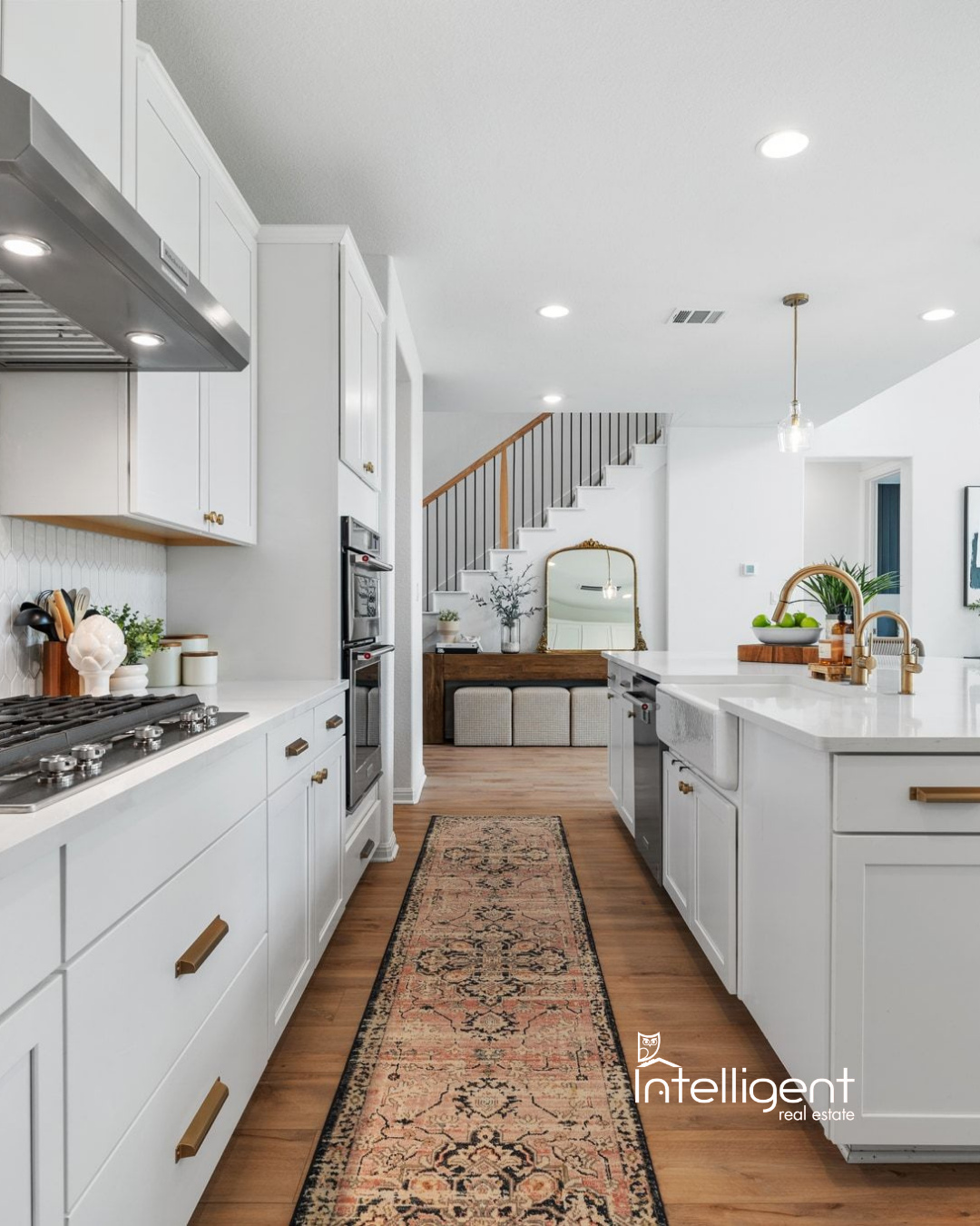 This stunning kitchen in Headwaters, Dripping Springs didn’t stay on the market for long — scooped up in just over 2 weeks! These newcomers are sure to love cooking, gathering, & entertaining with friends + neighbors in this incredible community.
.
.
.
#Headwaters #DrippingSprings #DreamKitchen #DrippingSpringsHomes #Kitchengoals