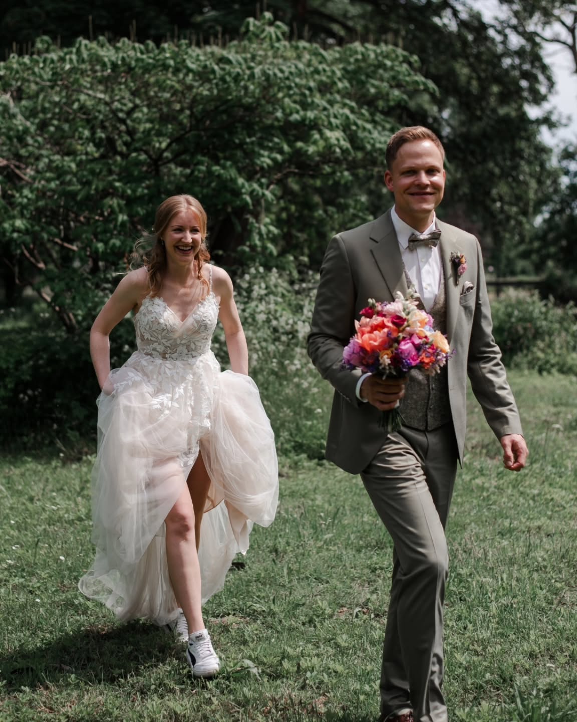 The in between shots!
#wedding #summerwedding #weddingphotography #memories #hochzeitsfotograf #weddingshoes #yourway