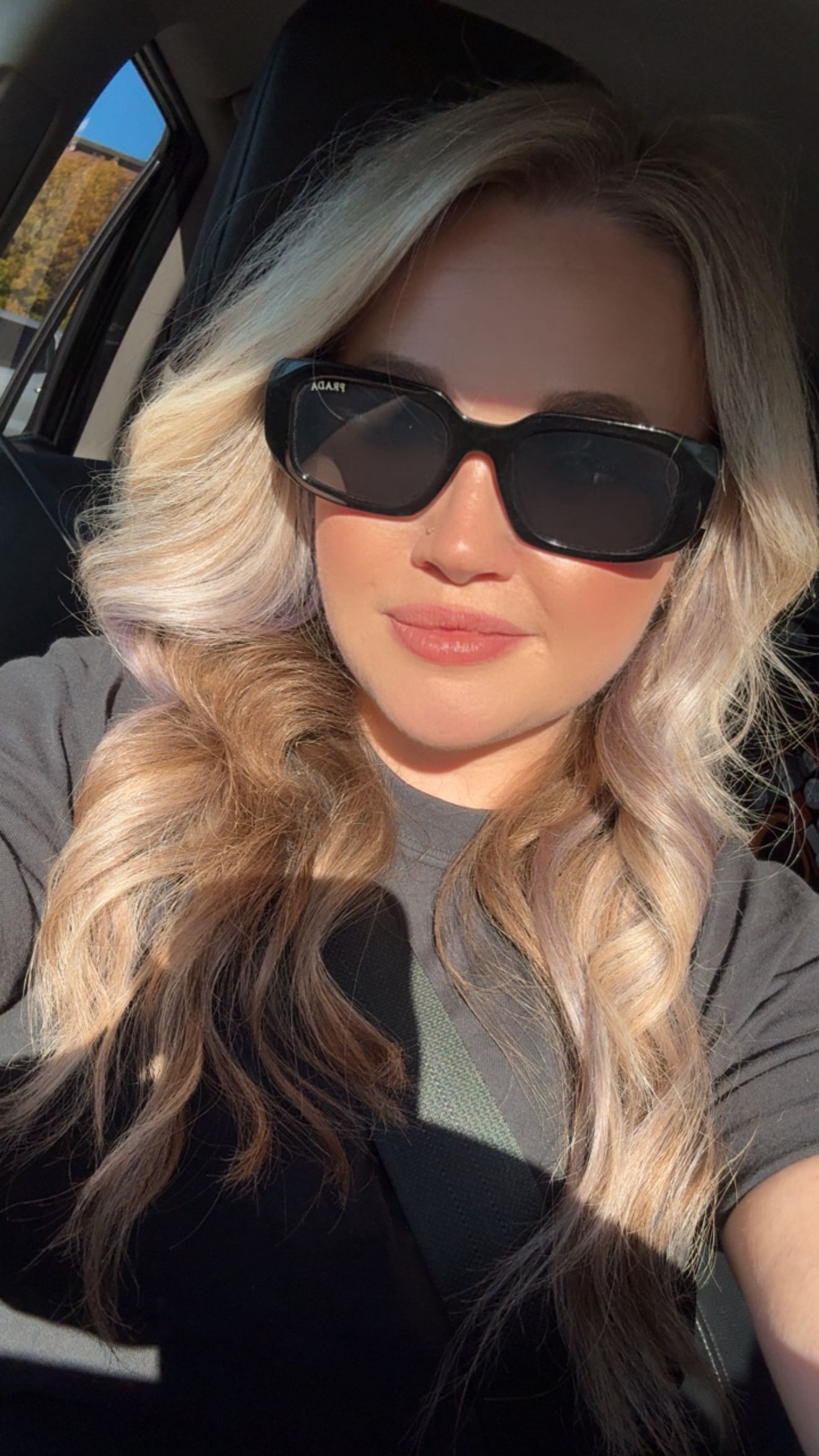 That subtle purple pop’n through 😍 thank you to my girl @hairbyrachelauren for always crushin it! Luvvv uuuuuu!!!!!!