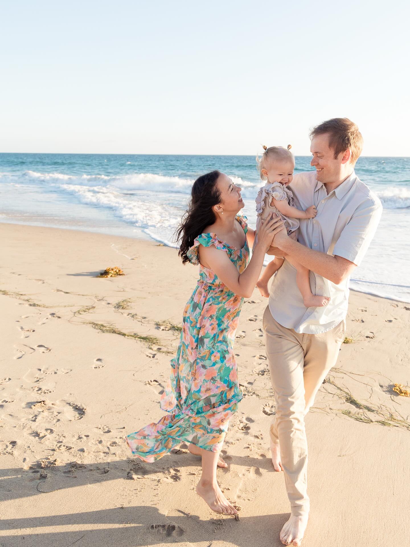 One of my most favorite things to do as a family photographer?
Get photos taken of my family!
Especially when your MIL @rebeccaduffieldphotography is an AMAZING photographer (those of you in so cal check her out!) and itās on the beach, which I donāt ever get to do!
Also reflecting on how summer/spring photos make perfect Christmas card photosā we certainly will be using these. This is truly a hill Iām willing to die on. No need to wait until October to book your family session (though I love seeing so many of yāall this time of year š).
.
.
.
Los Angeles Beach Photographer
Malibu beach photography
LA Family Photographer
#rebeccaduffieldphotography #lafamilyphotographer #malibufamilyphotographer #labeachphotography #sunsetbeachphotography #beachfamilysession