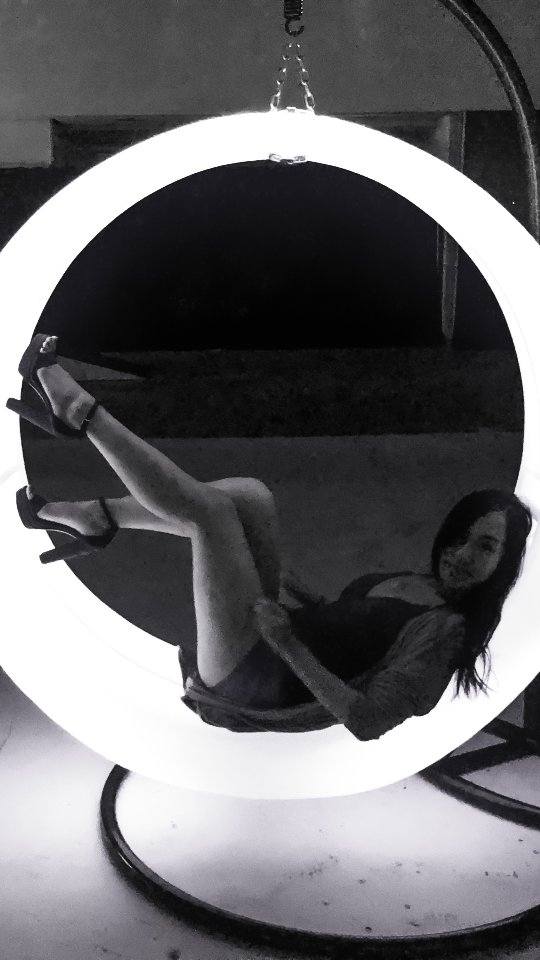 𝕮𝖎𝖗𝖈𝖑𝖊 𝖔𝖋 𝕷𝖎𝖋𝖊. 𝕮𝖎𝖗𝖈𝖑𝖊 𝖔𝖋 𝕷𝖎𝖌𝖍𝖙.
When you align with the light within,
everything glows differently.