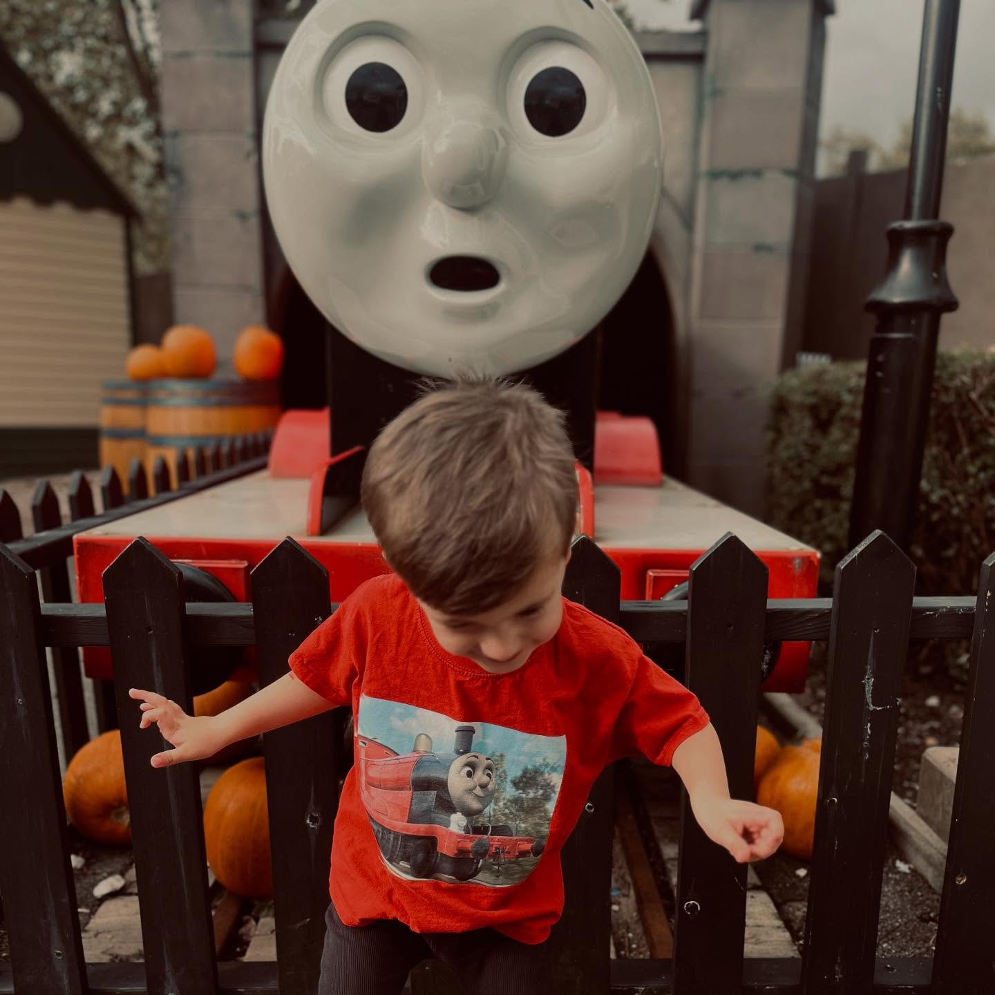 Alfie’s happy dance. #findsomethingtolove #happyfeet #lovestruck #jamesandnumber5 #hishero