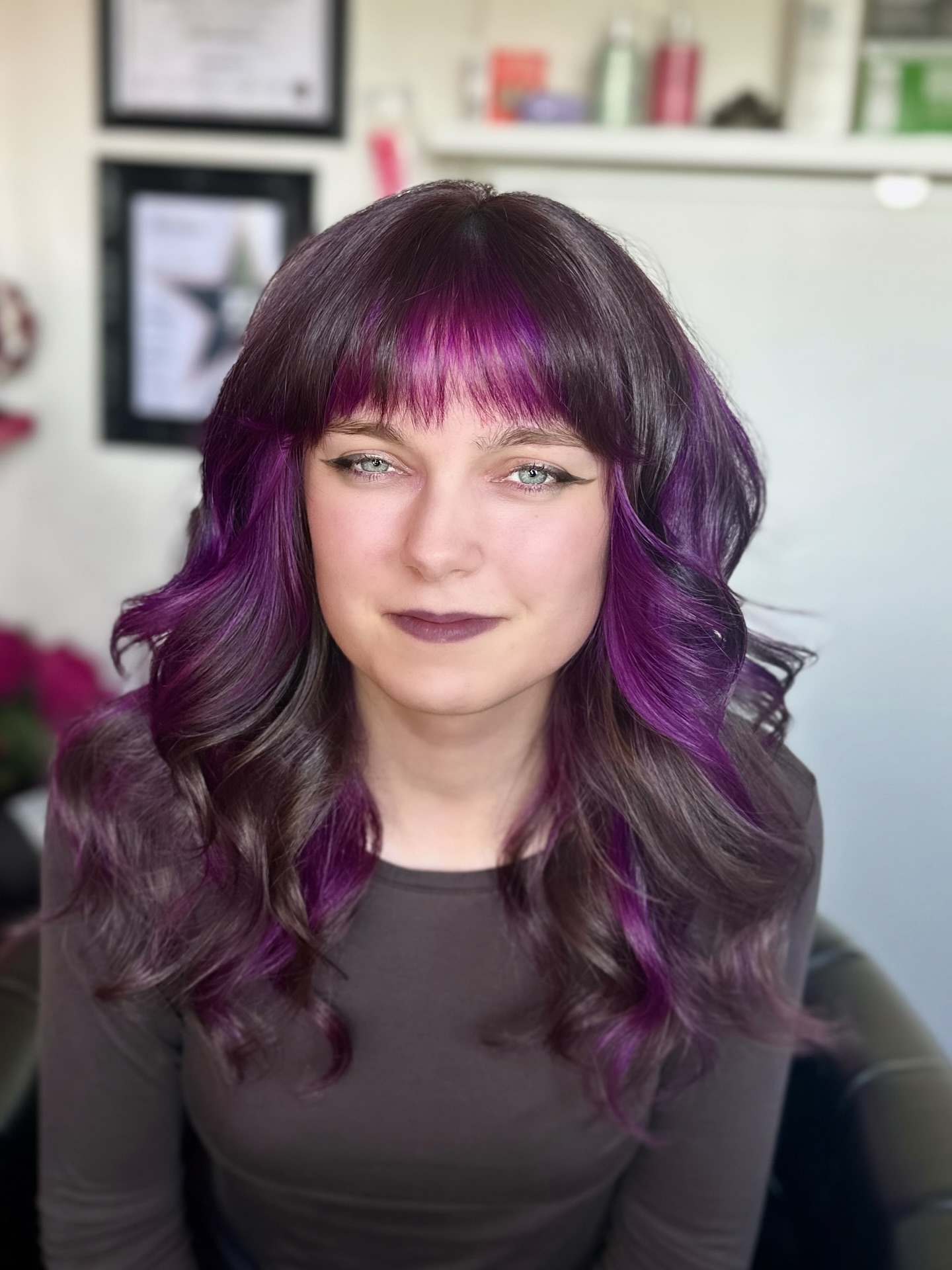 💜😈🖤 why have I not done this before!!!! 🤤👌🏻
💀💀💀💀🤩 Slay all day baby!!!
Raven and purple haze @manicpanic_uk
Ask for pinwheel technique
#gothichair #gothgirl #althaircolour #altgirl #purplehair #purpleandblackhair #blackandpurplehair #manicpanicsalon #manicpanicraven #manicpanicpurplehaze #gothichairstylist #darkhaircolour #grungehair #halloweenhaircolour #poppy #shaghaircut #woolfcut #emohaircolour #shagcut #shaggyfringe #choppyfringe #choppybangs