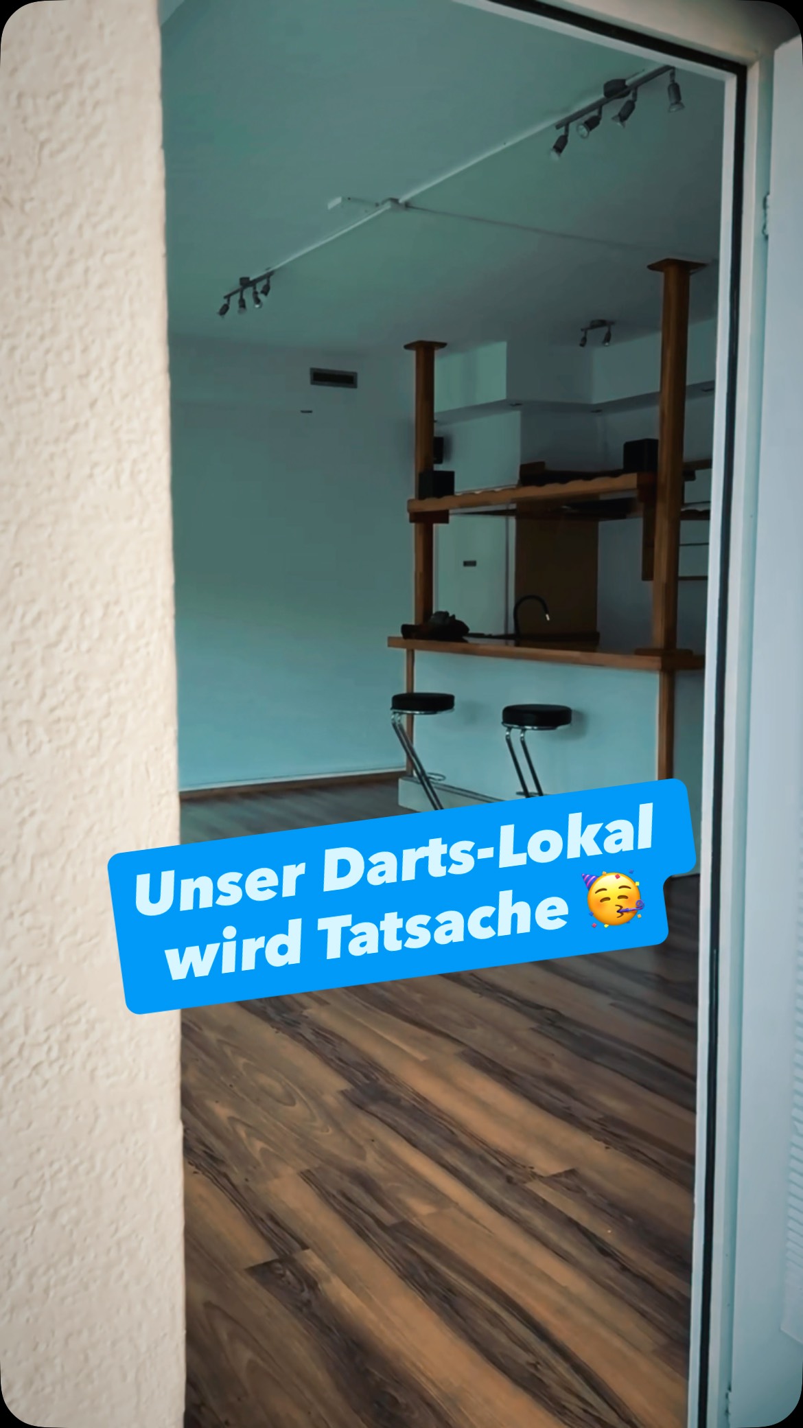 Wir haben die Schlüssel zu unserem Darts-Lokal in Zürich erhalten 🥳 bald beginnt das Einrichten, stay tuned!
#zuericitydc #dartscommunity #dartsclub #dartszurich #worldofdarts