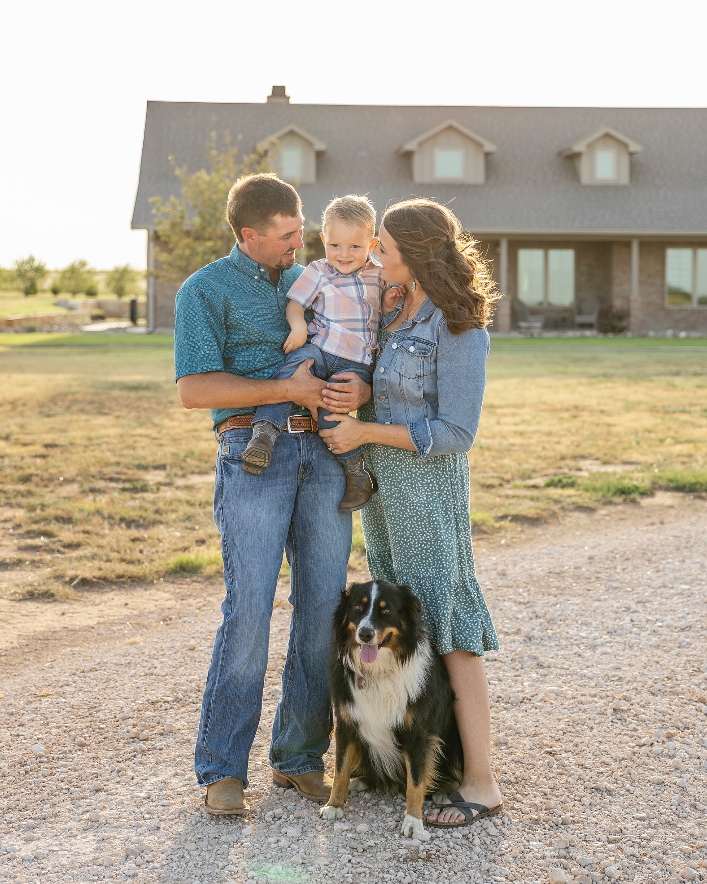 Family photos - with a surprise 💙💙