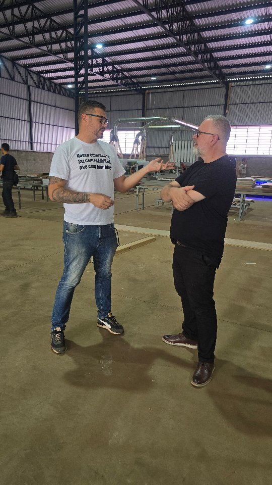 Dia de visita e boa conversa!✨️
Tive o prazer de conhecer o @adriano.pimenta.52 e sua empresa, a @arona.mobili
Um excelente bate papo sobre o mercado, crescimento e novas ideias.
Obrigado, Adriano, pela recepção e por compartilhar um pouco do seu tempo e experiência! 🚀✌️
.
.
.
.
.
.
.
#marcenaria #moveissobmedida #parcerias #visitatécnica #inspiração #bastidoresdamarcenaria #conexões