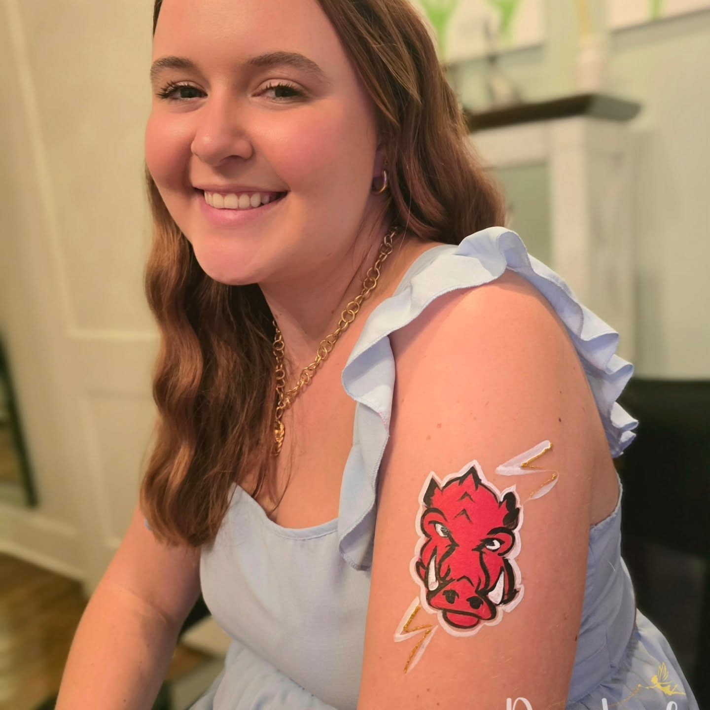 We love when clients bring us fun, personal challenge pieces like this Razorback-inspired beauty! How did we do?
#Razorbacks #CustomFacePainting #NashvilleEvents #DixieLandFacePainting