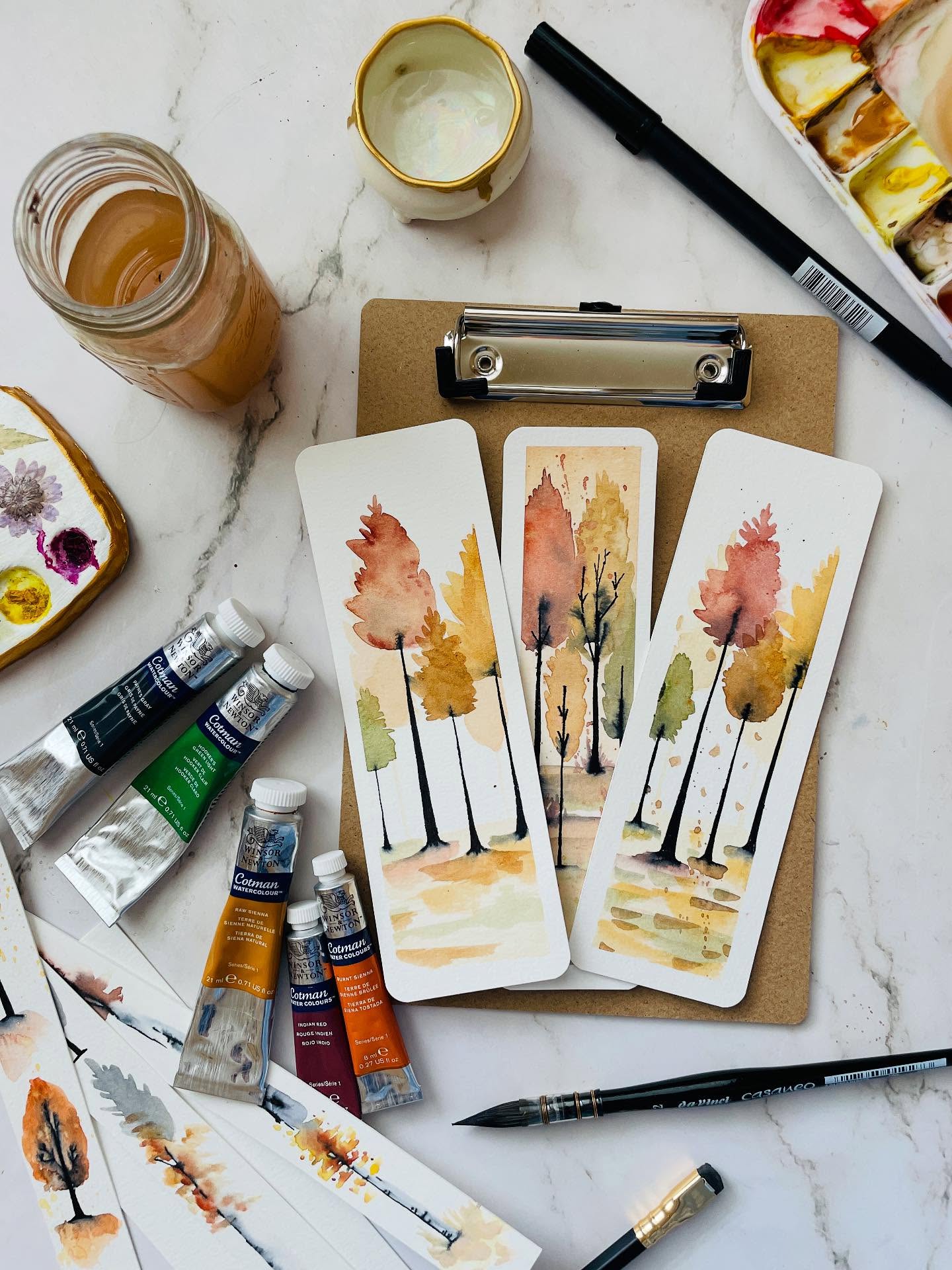 Another fun fall watercolor painting project - fall bookmarks 🎨🍁
They are super easy and look so cute when done. The magic of these is in the Tombow marker.
Check out my latest YouTube video to see how it is done. 🎦 🎨🍂 (link to videos in bio)
If you haven’t tried a Tombow marker, I definitely recommend getting one. Get a black one to start.
They are water-based and bleed in the most beautiful way.
They are on my favorite watercolor supplies list (link in bio). ⬆️
What should we paint next?
#watercolor #watercolorkits #watercolorsketch #landaruenart #landaruenartshop #watercolorillustration