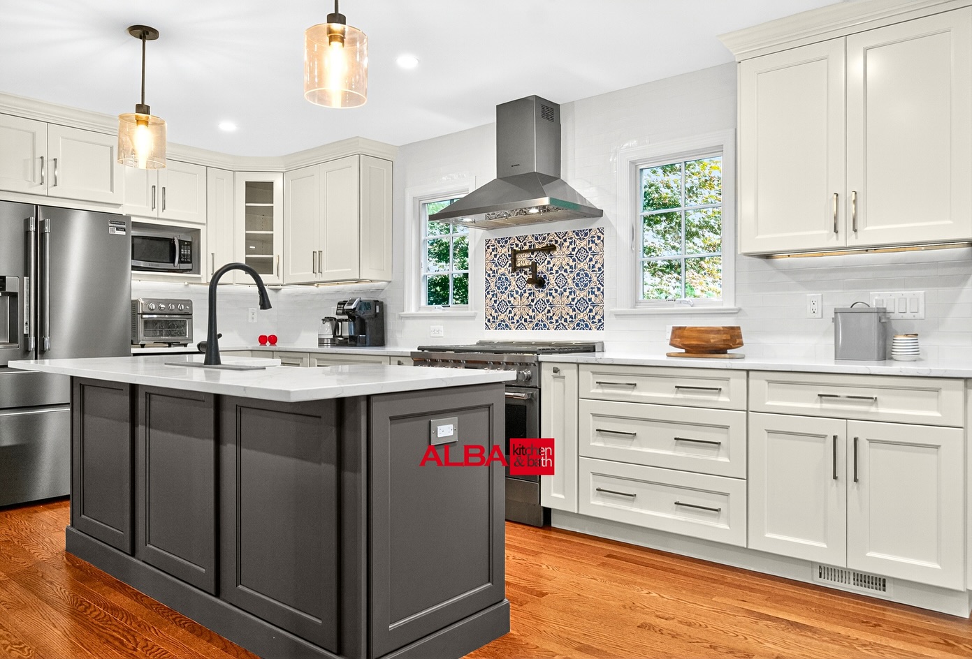 In our recent project we designed the kitchen with fusion style cabinets which blends timeless charm and contemporary style with its wide rail moldings and distinctive details. We created a beautifully balanced two-tone kitchen with added accessories.
#kitchendesign #kitchencabinets #luxurykitchen #kitchengoals
Architecture: @rombough_architecture
Photos & Video: Celine & John