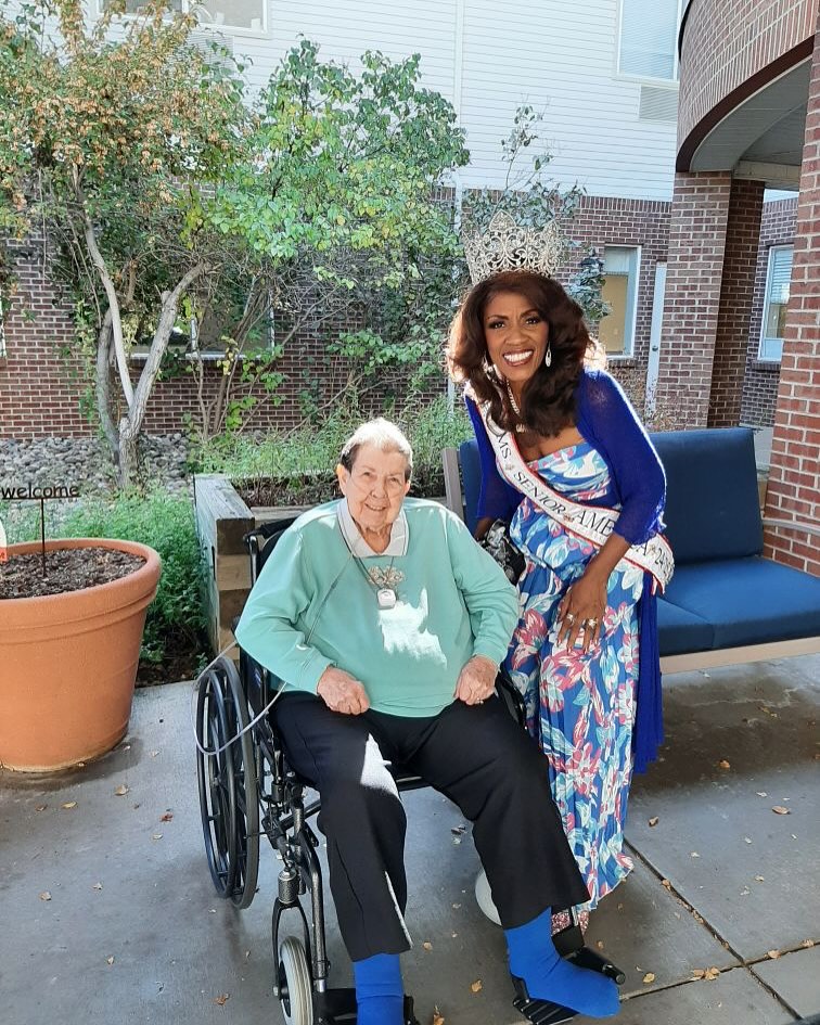 It was such an honor to have @mssenioramerica2025 join us at our shop on Thursday! Shopping, laughing, chatting and posing; fun was had by all.