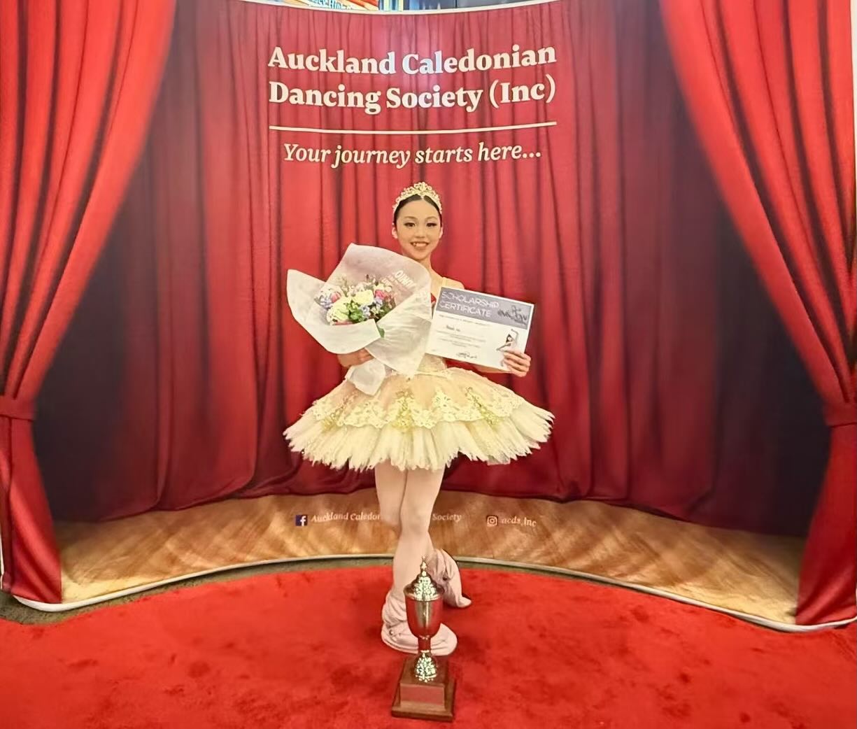 At the recently concluded Auckland Caledonian Competition 2025, our outstanding dancer Annie Li achieved exceptional results across multiple sections — demonstrating strength, artistry, and dedication at every step. 💜
🏆 Competition Results
• 🥇 Contemporary 11 Years — 1st Place
• 🥇 Pointe 11 & Under 13 Years — 1st Place
• 🥇 Classical 11 Years — 1st Place
• 🥇 Valerie Murray QSM Junior Variation (11 & 12 Years) — 1st Place
• 🥈 Barefoot 11 Years — 2nd Place
🎓 Scholarships & Awards
• Papilio Atelier Scholarship — (Ballet)
• Sandham Trophy — Most Promising Classical/Pointe Dancer
• Ev & Bow Scholarship — (Jazz Annual Summer Series)
✨ Special Invitation
• Selected to perform in the Gala Showcase, representing the top tier of the competition stage.
Annie’s achievements go far beyond trophies and titles.
They reflect a beautiful balance — a triangle of support and growth:
the unwavering dedication of her family 💕,
the professional guidance of her teachers 🎓,
and her own passion, talent, and perseverance 🌟.
It is this harmony — between home, school, and self — that nurtures not only strong dancers, but confident, complete young people.
We’re incredibly proud of Annie’s journey and everything she stands for — discipline, artistry, and heart. 💜
A heartfelt thank-you to @acds_inc for this inspiring platform that allows young dancers to shine and grow.
💜 WE DANCE — where excellence is nurtured through love, guidance, and passion