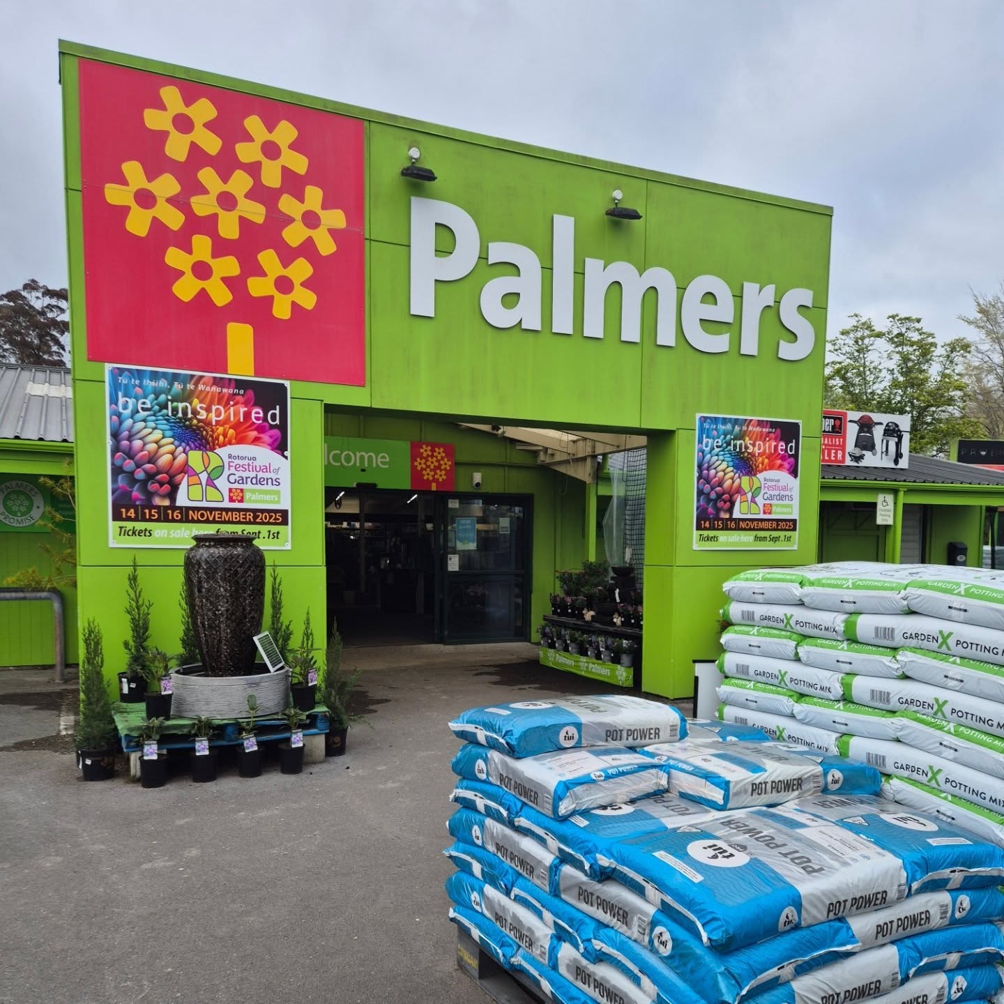 Tickets are on sale now via our website www.rotoruagardens.org.nz
And also from Palmers Rotorua
With over 40 gardens in our festival this year there is something for everyone even the kids!