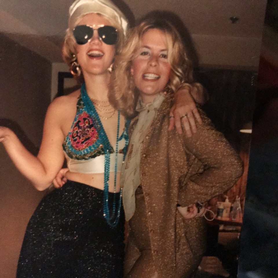 Not strictly Halloween, but remember the random 70s party way out in who knows where (Ontario?). We look so glamorous!💫👽
#70sfashion #70sparty #cosplay