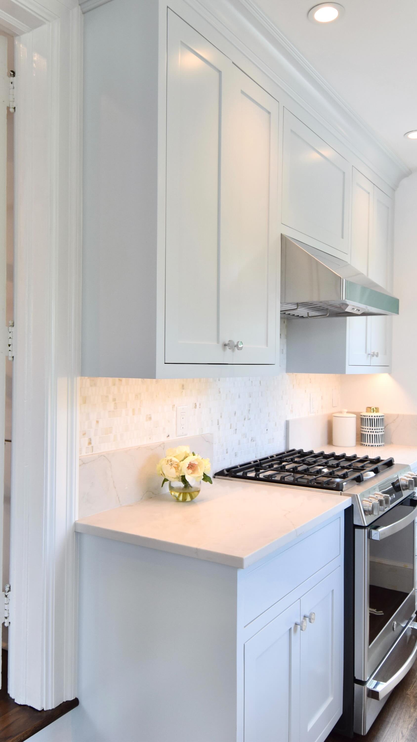 🏡 JUST RENTED in Greenwich!
📍 6 Pemberwick Road, Greenwich, CT 06831
Thrilled to share that this beautifully renovated 4-bed, 2-bath Tudor-style home in the heart of Pemberwick has officially been rented!
This property checked every box — a brand-new kitchen with quartz countertops, hardwood floors throughout, central air, and off-street parking. It’s no surprise it went quickly!
Congratulations to the new tenants who get to call this gorgeous home theirs 🏠✨
If you’re thinking about renting out your home or finding your next place in Greenwich or Fairfield County, let’s connect — I’d love to help you next.
#JustRented #GreenwichCT #GreenwichRental #FairfieldCountyRealEstate #Pemberwick #Leased #ListingAgent #WestfieldTeam