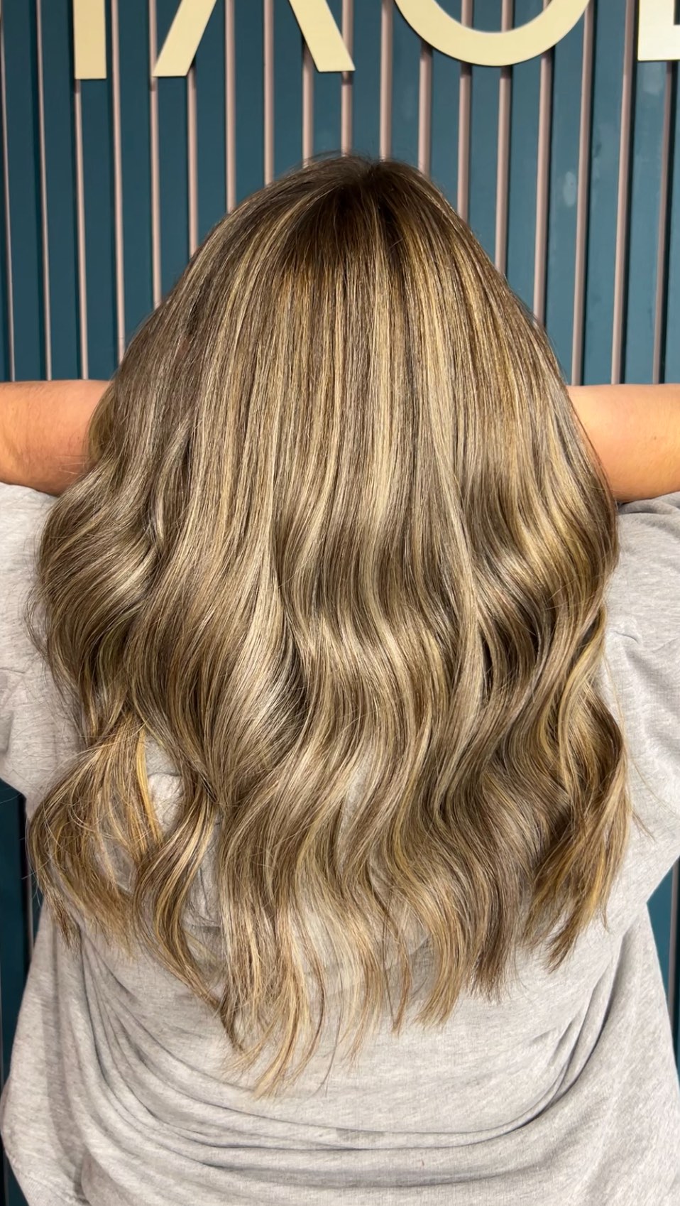 ✨ Going blonder the right way ✨
We’ve started the blonde journey with our gorgeous client Aileen, and we couldn’t be happier with how her first sitting turned out! 💛
We’ve explained that achieving that perfect, bright blonde is a gradual process — healthy hair always comes first. 🌿 Aileen is fully here for the journey, and we can’t wait to take her even lighter in December!
Blonde transformations take time, care, and expertise — but the results are always worth it. 💫
Stay tuned for part two of Aileen’s blonde story 👀✨
#Bouyage #BlondeTransformation #GoingBlonder #HealthyHairJourney #BalayageExperts #BlondeGoals #BlondeJourney #HairTransformation #HertfordshireHair #StAlbansSalon #BlondeSpecialist #BlondeHairMagic #HairGoals #BlondeQueen #BeforeAndAfterHair