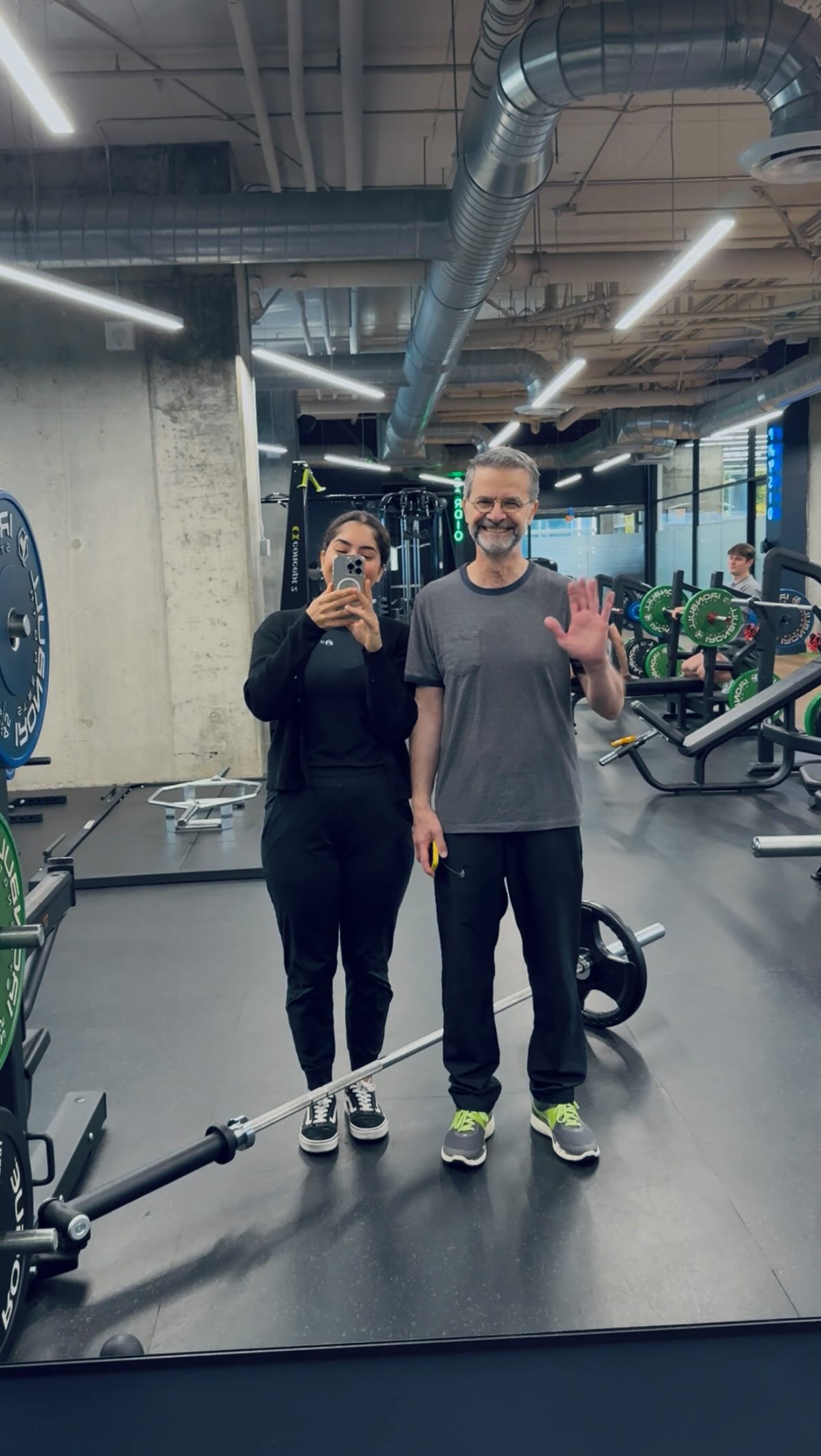 This is my investment in my dad 💸
After dealing with chronic back pain for years, he finally decided to take the leap and start training with me 2x per week for the past year.
He came a long way from being afraid to bend forward to being able to squat and deadlift with weights.
Our goal? Train for life.
Our focus is to put on muscle mass and invest in his future self so he can stay independent and strong in his body for as long as he can.
As a physio, this is how I invest in his future quality of life 🤝
The moral of the story? It’s never too late to start!
#physio #montreal #gymtraining #backpain